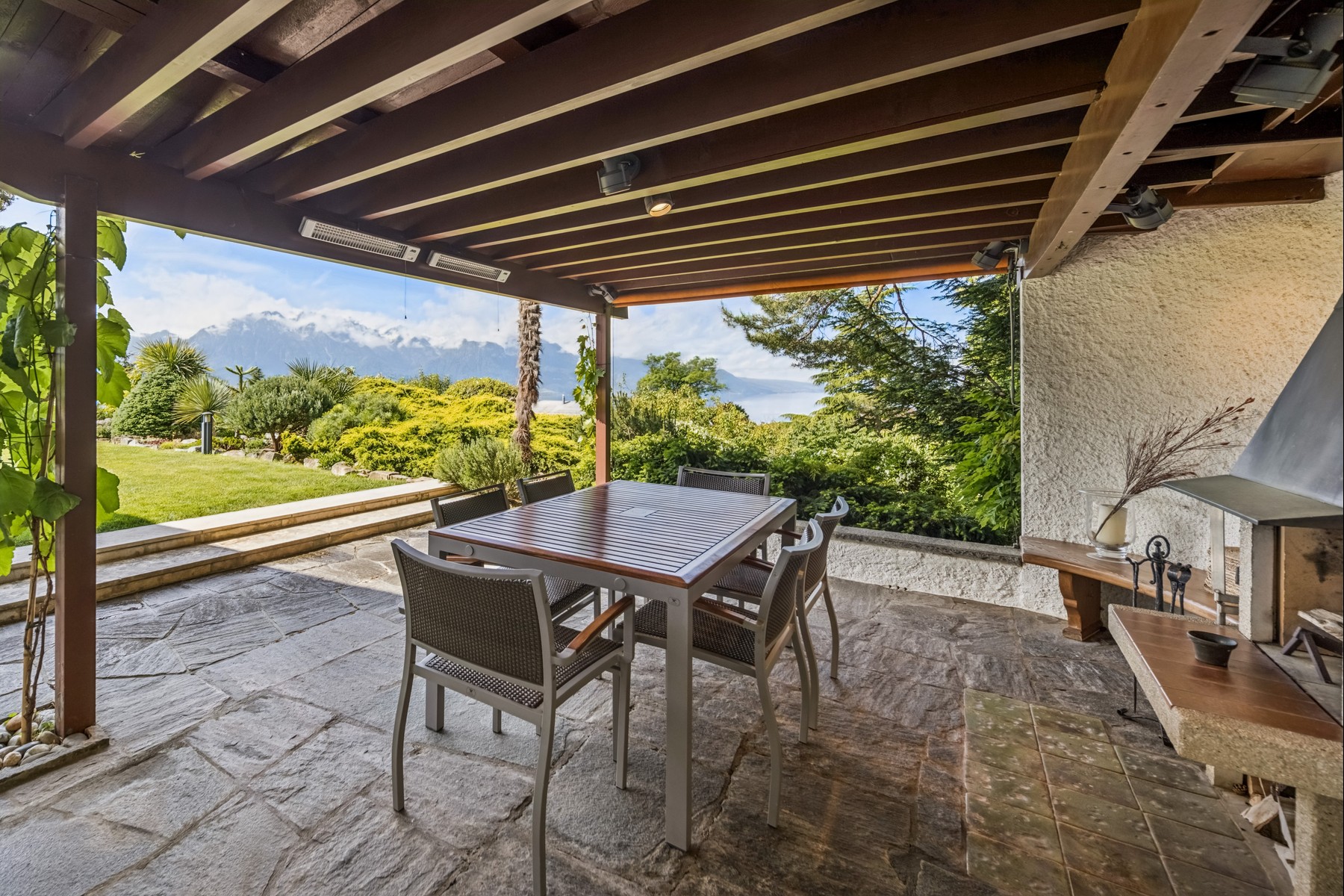  Unique property combining contemporary volumes, nature and spectacular views - 物件實景