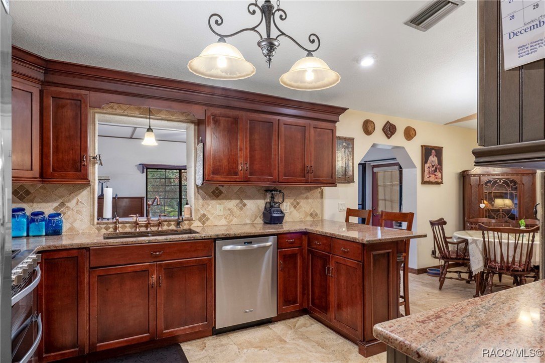 Crystal River, Florida, 34428, United States, 3 Bedrooms Bedrooms, ,2 BathroomsBathrooms,Residential,For Sale,2006221