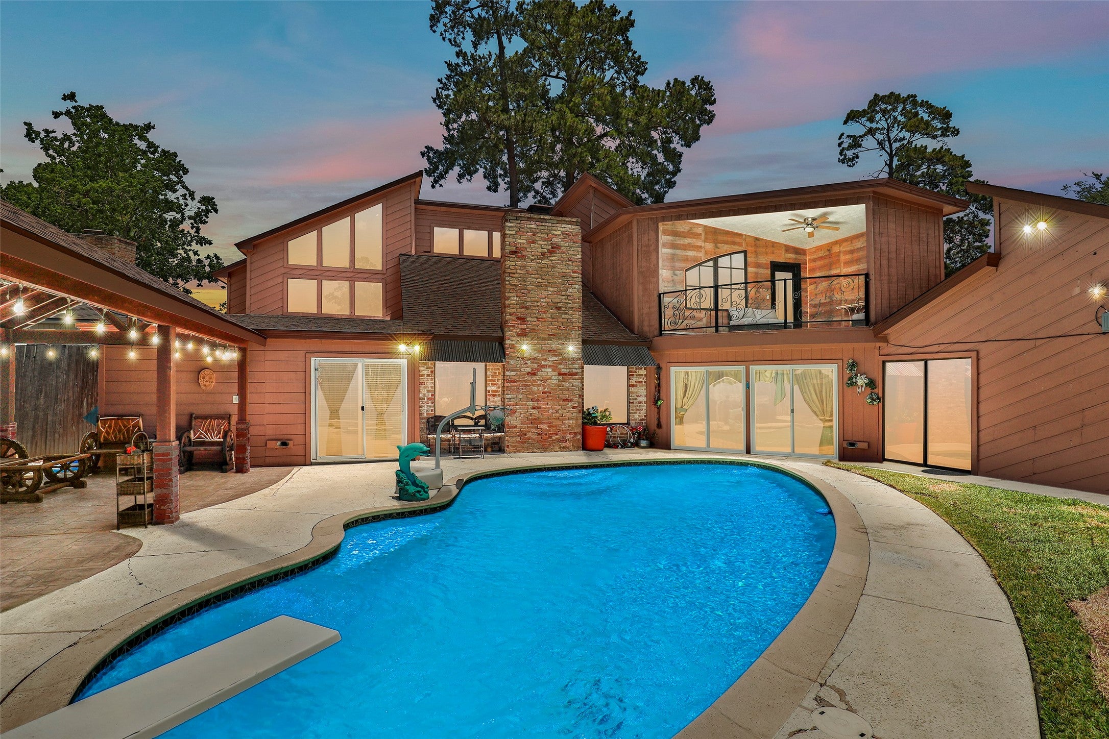 Winding Moss Dr, Houston, TX 77068