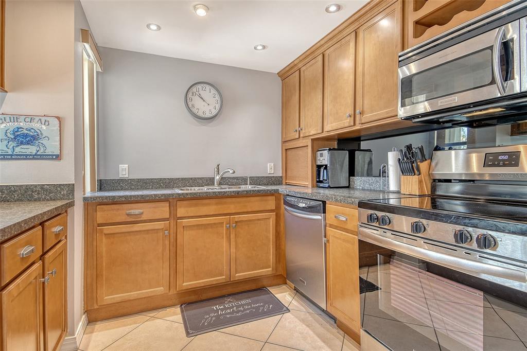 Sarasota, Florida, 34242, United States, 2 Bedrooms Bedrooms, ,3 BathroomsBathrooms,Residential,For Sale,1999014