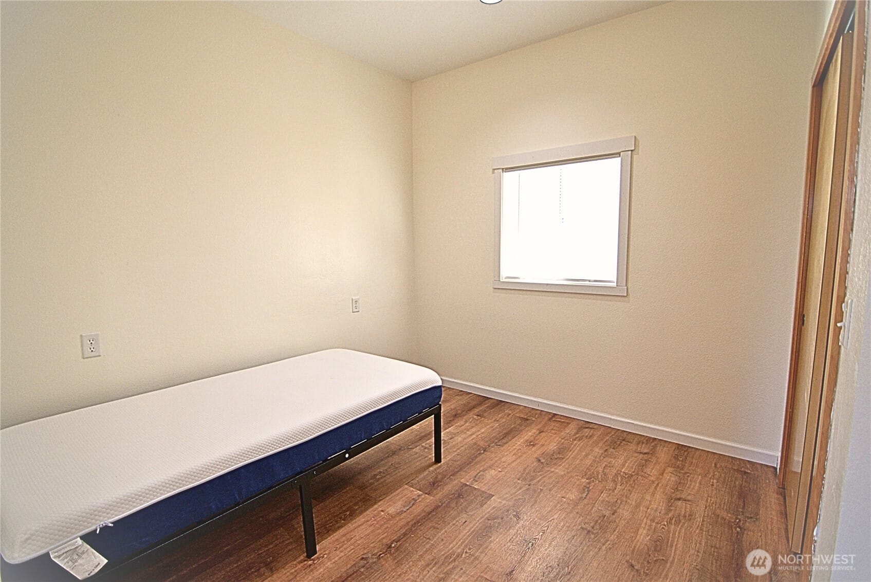 Chehalis, Washington, 98532, United States, 2 Bedrooms Bedrooms, ,1 BathroomBathrooms,Residential,For Sale,1989127