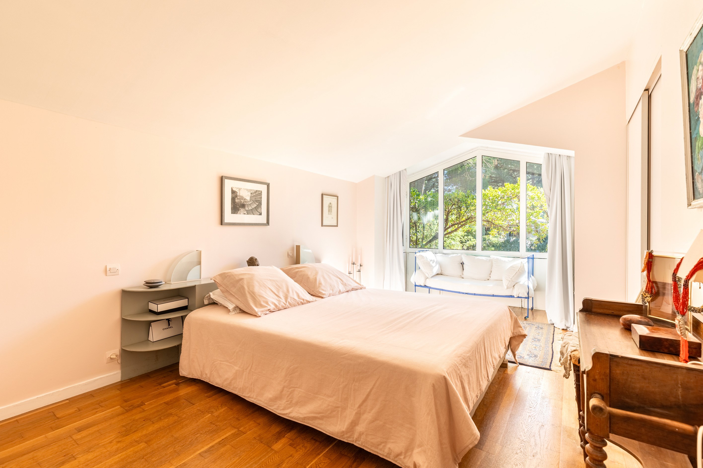  LES VALLONS DU FERRET – SINGLE-LEVEL HOUSE WITH SWIMMING POOL IN A QUIET LOCATI… - 物件實景