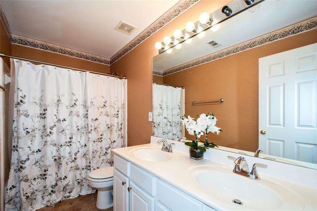 Cumming, Georgia, 30041, United States, 5 Bedrooms Bedrooms, ,4 BathroomsBathrooms,Residential,For Sale,1997427