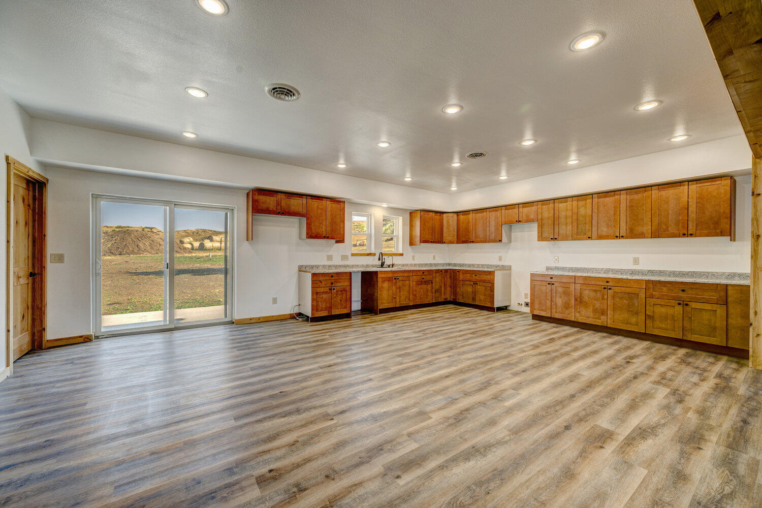 Wyarno, Wyoming, 82845, United States, 6 Bedrooms Bedrooms, ,3 BathroomsBathrooms,Residential,For Sale,1941792