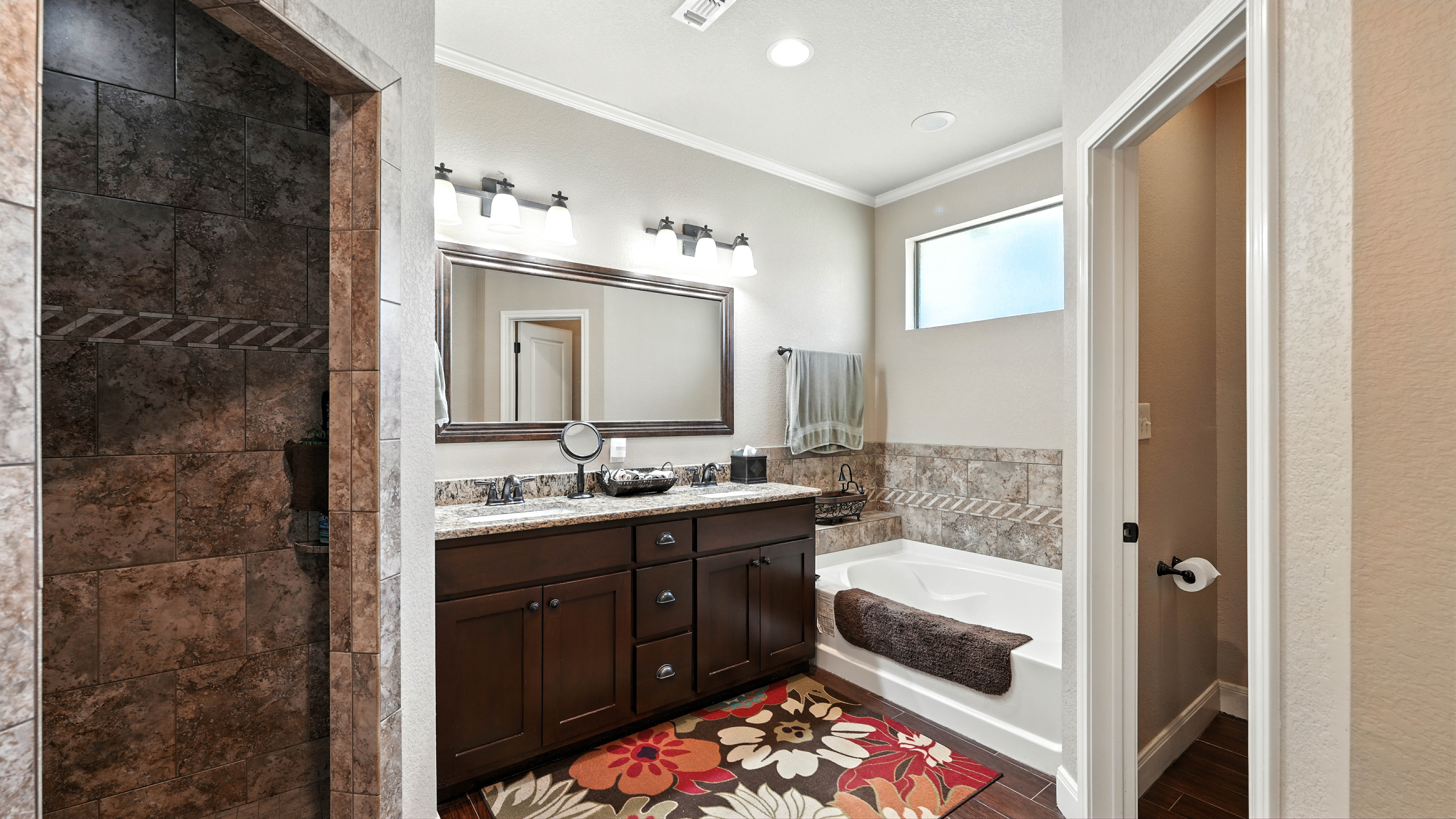 Floresville, Texas, 78114, United States, 3 Bedrooms Bedrooms, ,2 BathroomsBathrooms,Residential,For Sale,1978847