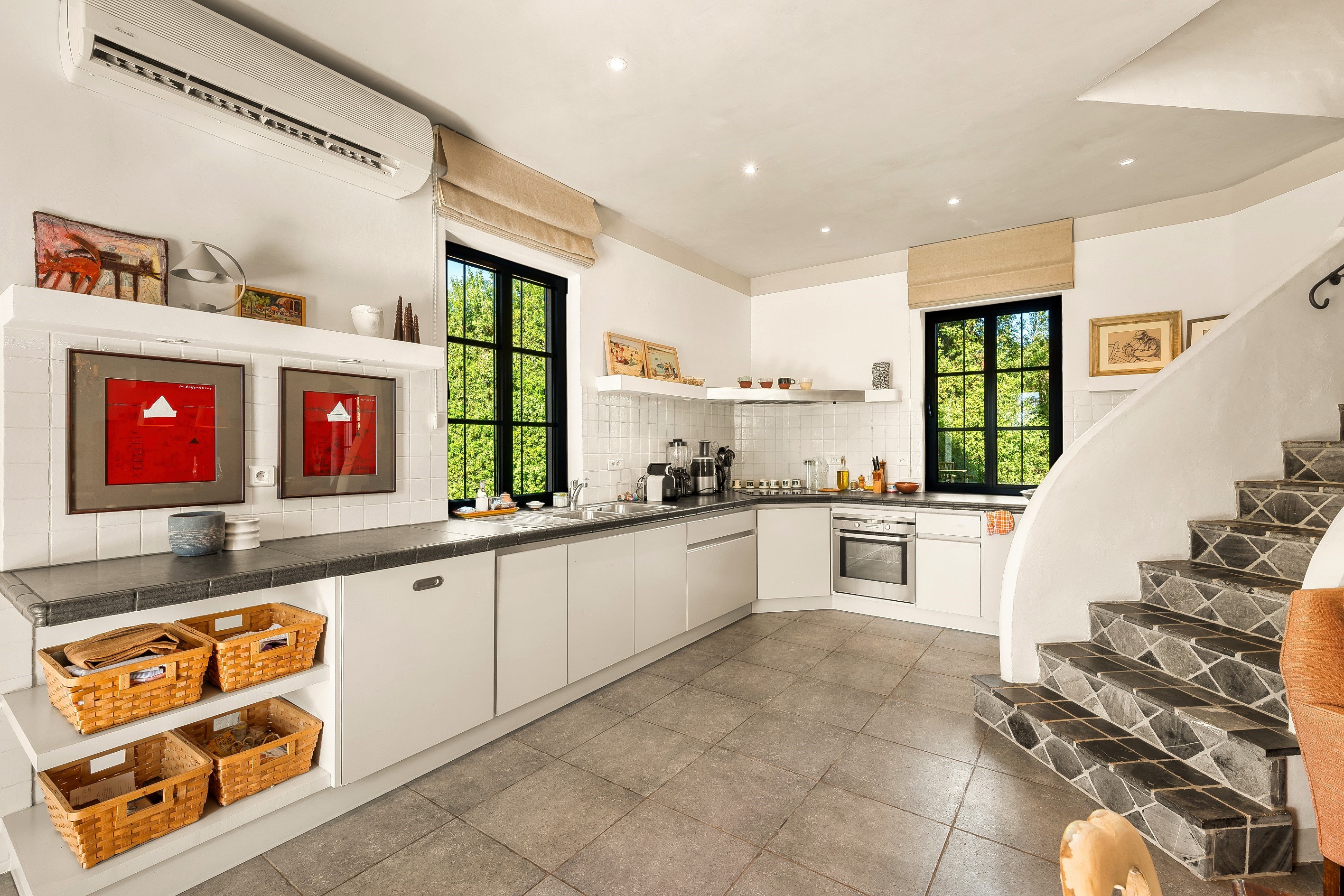  COTIGNAC — Contemporary villa a few minutes from the village - 物件實景