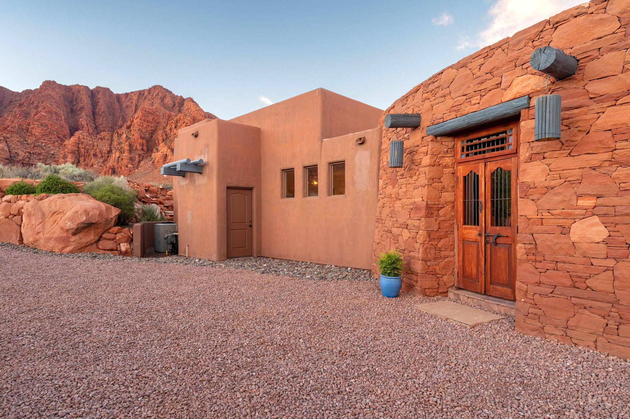 Ivins, Utah, 84738, United States, 3 Bedrooms Bedrooms, ,3 BathroomsBathrooms,Residential,For Sale,2048160