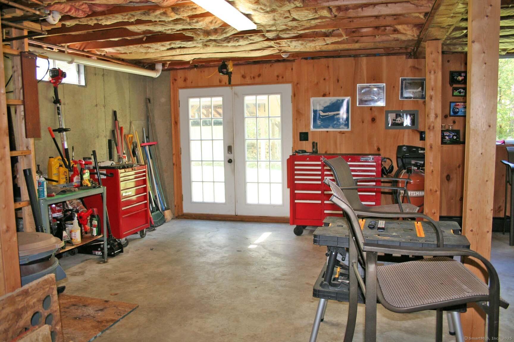 East Hampton, Connecticut, 06424, United States, 3 Bedrooms Bedrooms, ,2 BathroomsBathrooms,Residential,For Sale,1979494