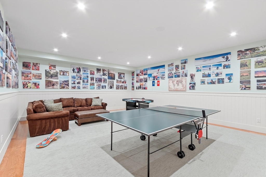 Concord, Massachusetts, 01742, United States, 6 Bedrooms Bedrooms, ,7 BathroomsBathrooms,Residential,For Sale,1938993