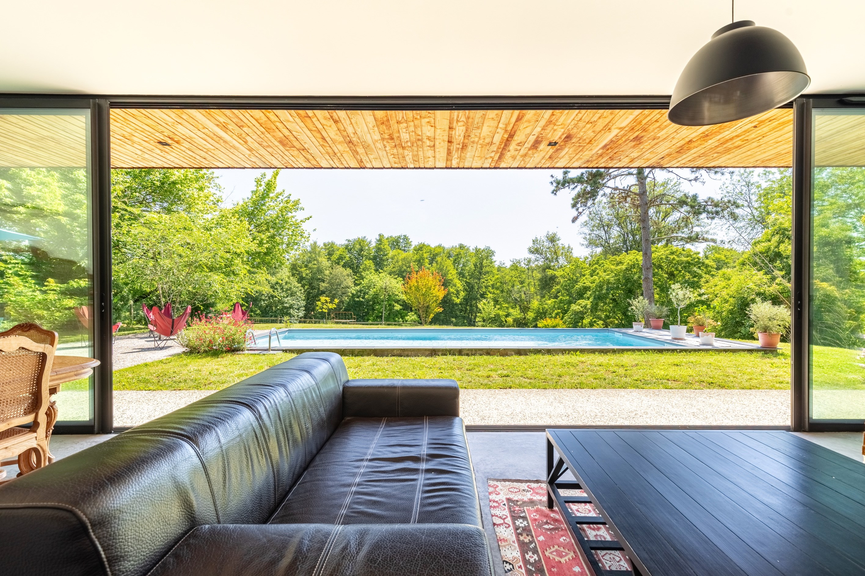  ON THE OUTSKIRTS OF BORDEAUX – AN ELEGANT BIOCLIMATIC ARCHITECT-DESIGNED HOUSE … - 物件實景