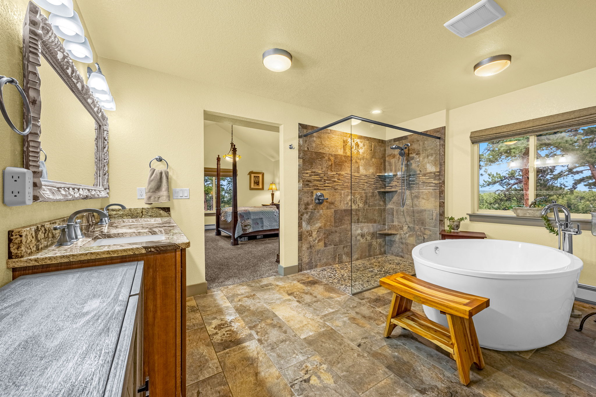 Guffey, Colorado, 80820, United States, 3 Bedrooms Bedrooms, ,2 BathroomsBathrooms,Residential,For Sale,1847309