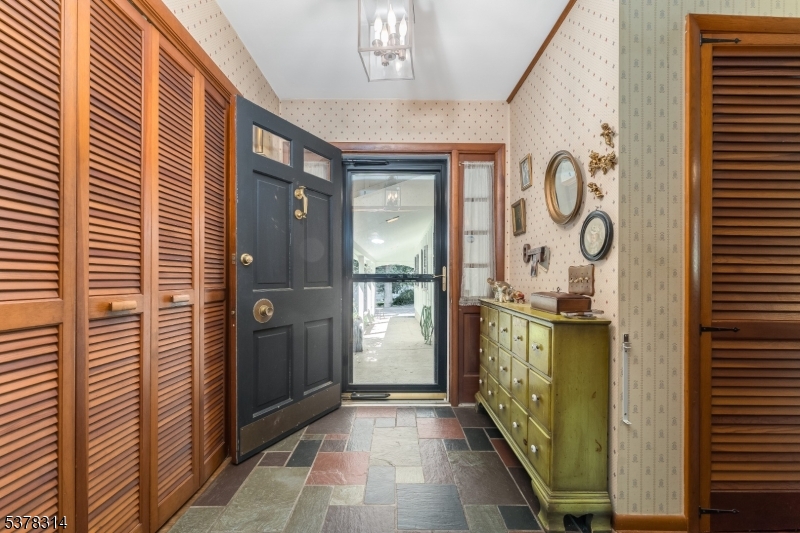 Raritan Twp., New Jersey, 08822, United States, 3 Bedrooms Bedrooms, ,2 BathroomsBathrooms,Residential,For Sale,1917160
