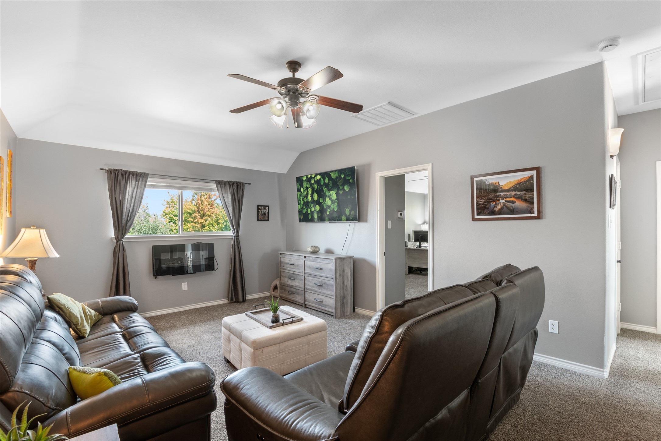 Rockwall, Texas, 75087, United States, 4 Bedrooms Bedrooms, ,3 BathroomsBathrooms,Residential,For Sale,1963763