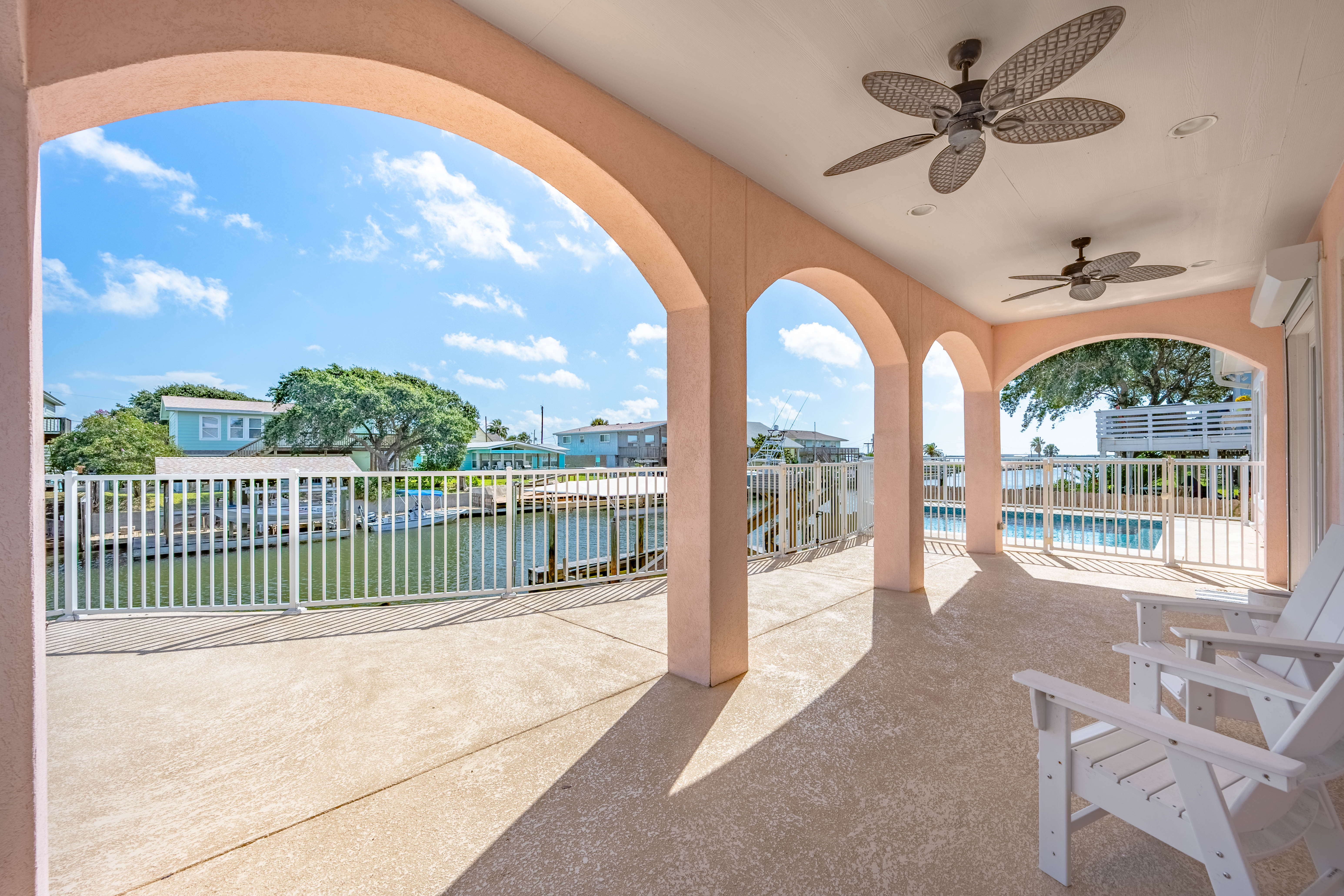  Waterfront Retreat with Heated Pool and Boat Lift - 物件實景