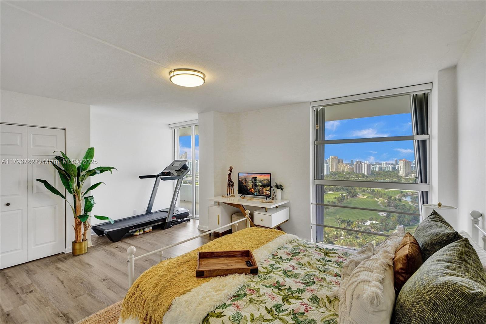 Aventura, Florida, 33180, United States, 5 Bedrooms Bedrooms, ,4 BathroomsBathrooms,Residential,For Sale,1794425