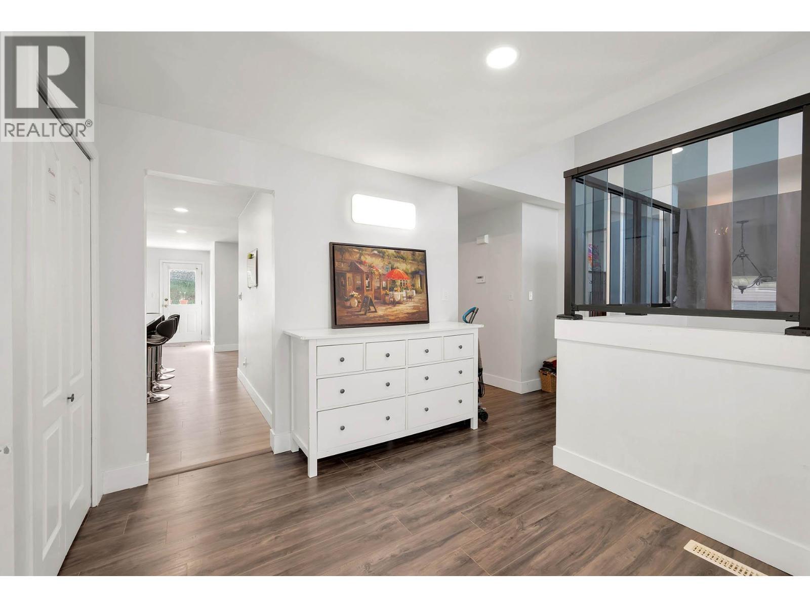 KAMLOOPS, British Columbia, V1S 1W2, CA, 6 Bedrooms Bedrooms, ,4 BathroomsBathrooms,Residential,For Sale,1950563