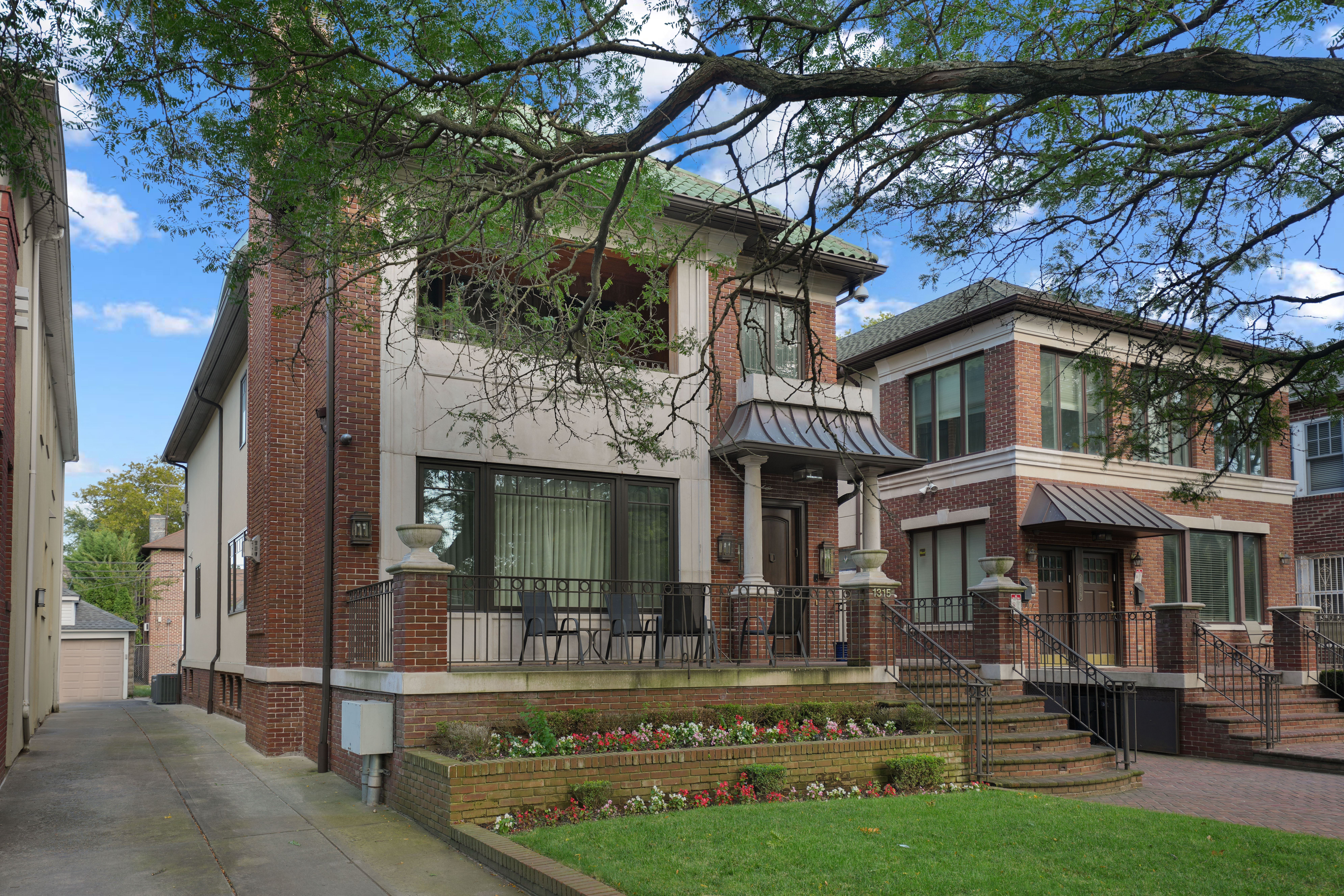 Brooklyn, New York, 11230, United States, 4 Bedrooms Bedrooms, ,7 BathroomsBathrooms,Residential,For Sale,1942878