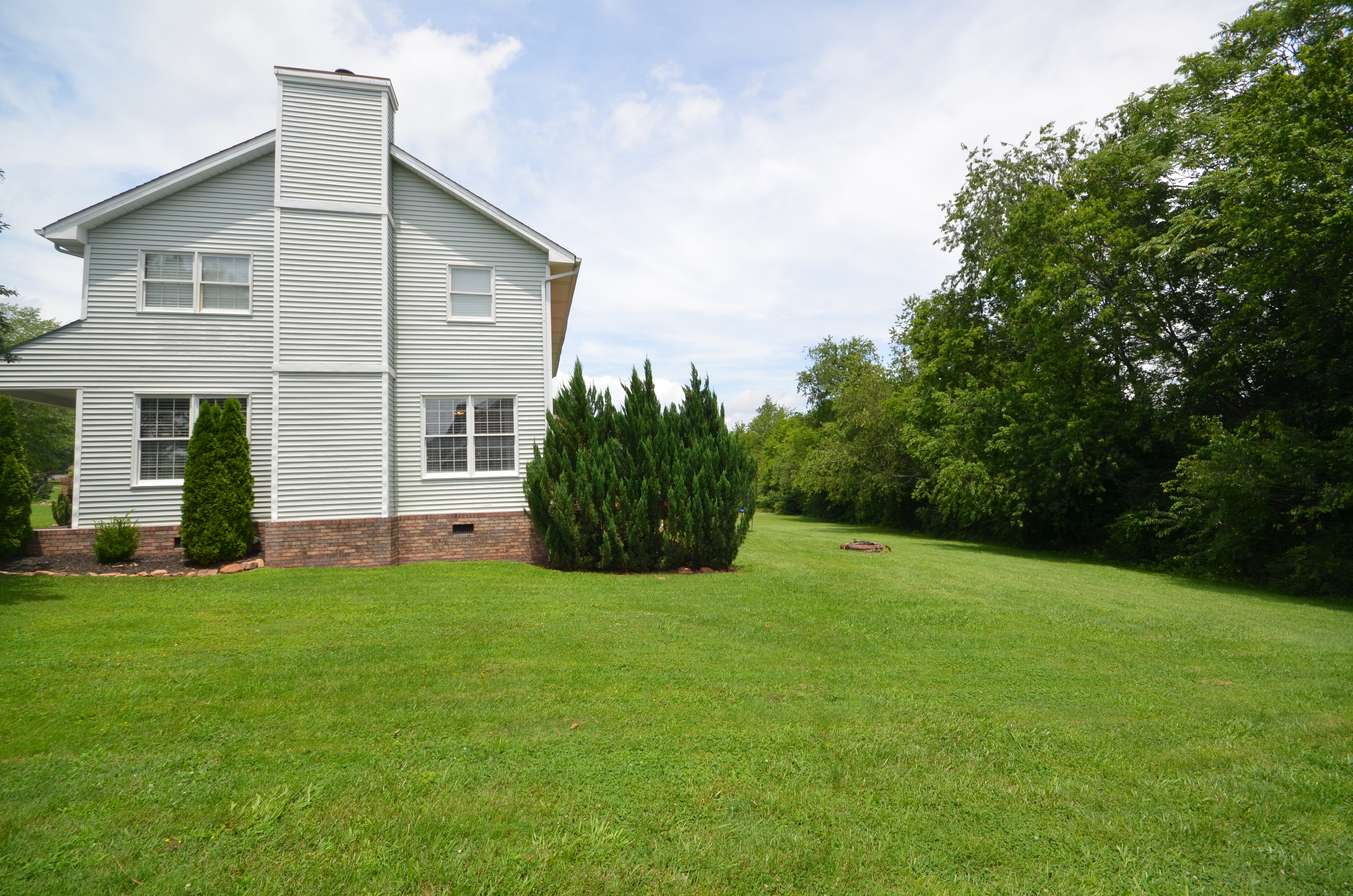 Kodak, Tennessee, 37764, United States, 4 Bedrooms Bedrooms, ,3 BathroomsBathrooms,Residential,For Sale,1887737