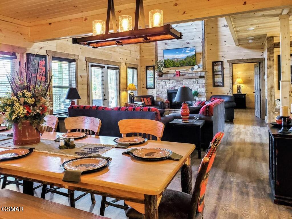 Gatlinburg, Tennessee, 37738, United States, 4 Bedrooms Bedrooms, ,6 BathroomsBathrooms,Residential,For Sale,1976574