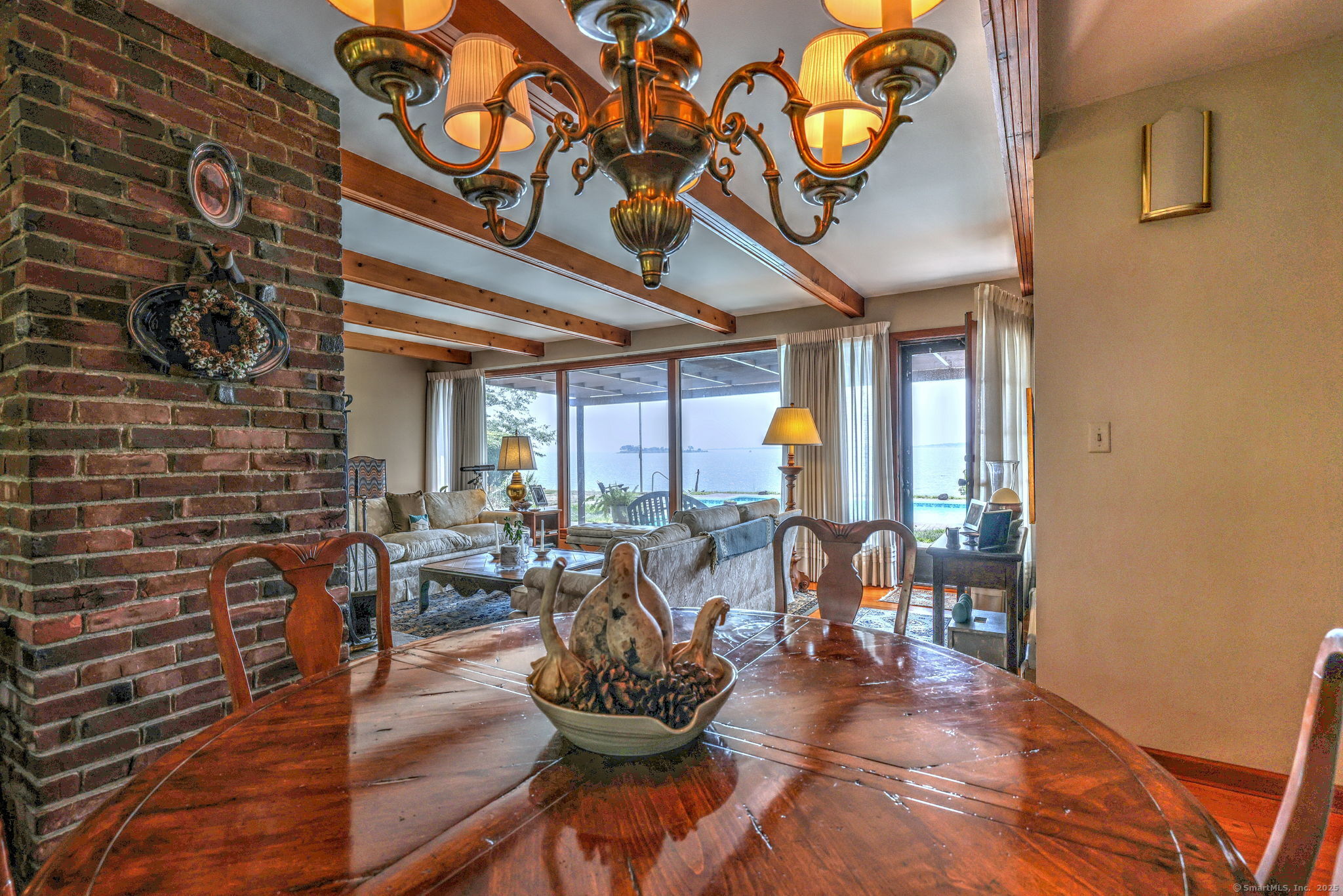 Milford, Connecticut, 06460, United States, 3 Bedrooms Bedrooms, ,2 BathroomsBathrooms,Residential,For Sale,1918107