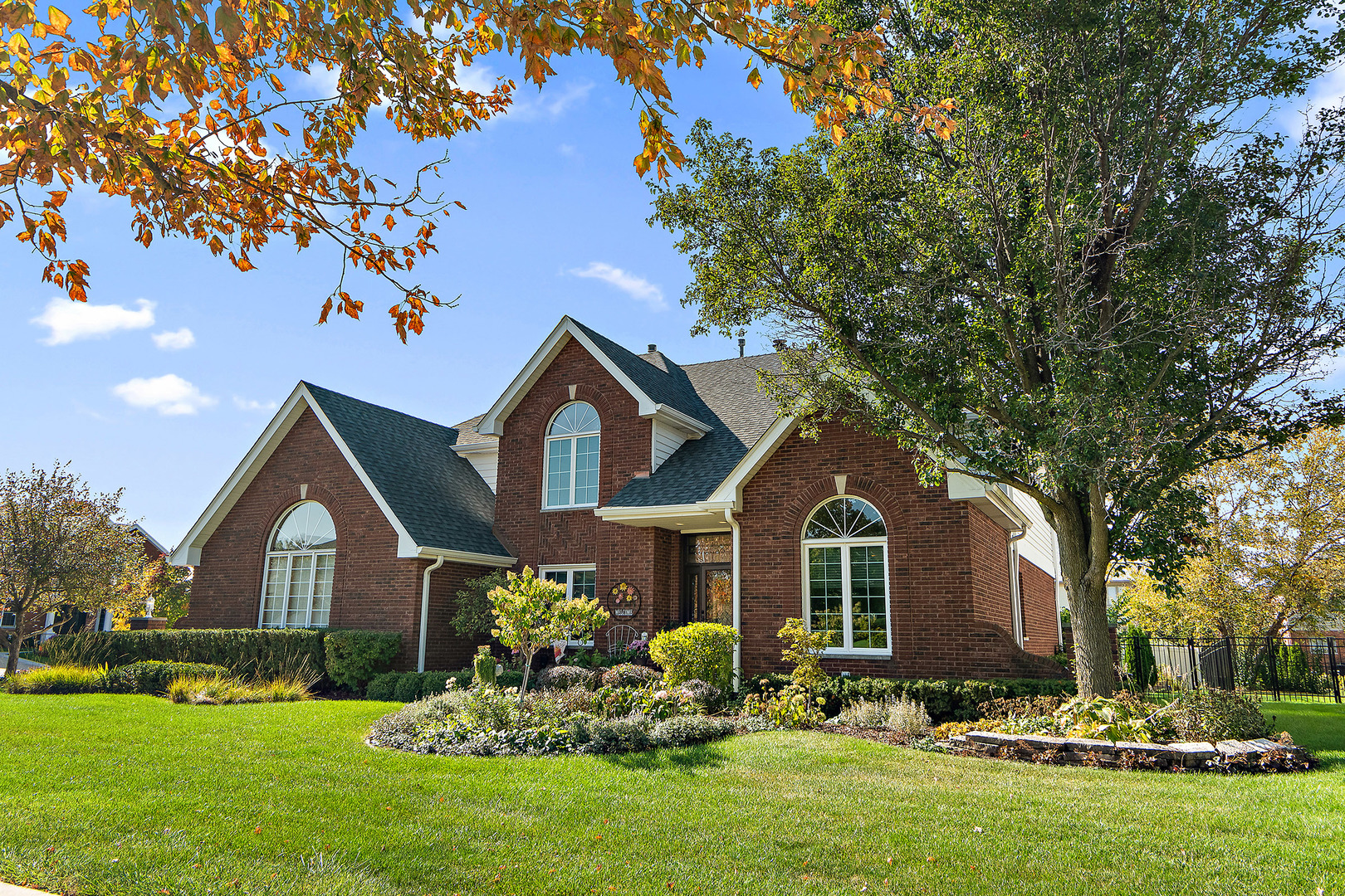 Orland Park, Illinois, 60467, United States, 4 Bedrooms Bedrooms, ,5 BathroomsBathrooms,Residential,For Sale,1987350