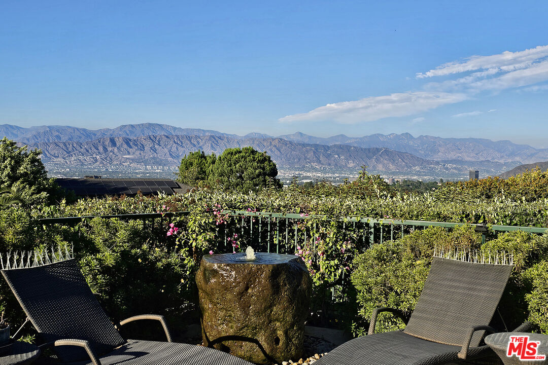 Beverly Hills, California, 90210, United States, 4 Bedrooms Bedrooms, ,5 BathroomsBathrooms,Residential,For Sale,1919871