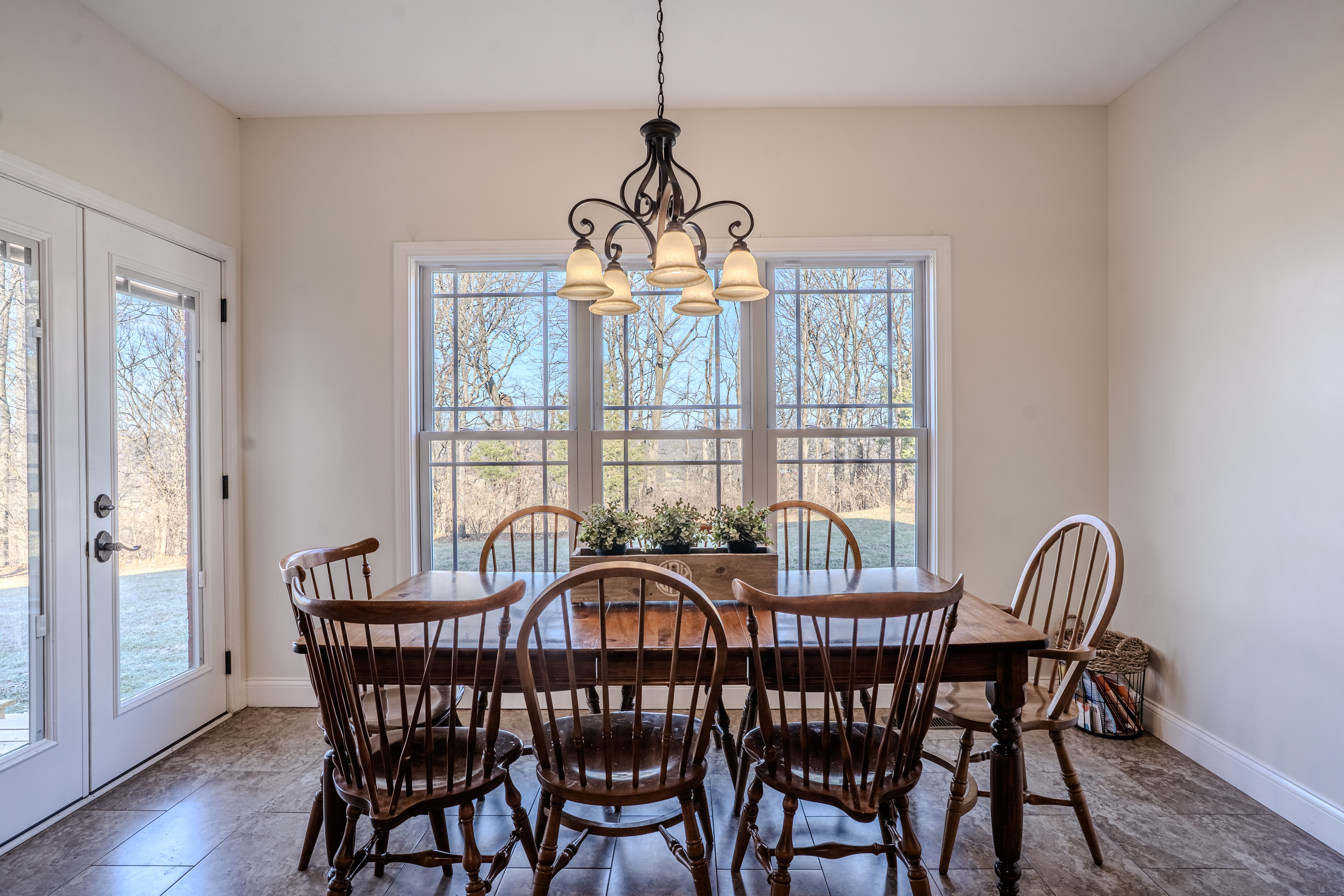 Frankfort, Kentucky, 40601, United States, 6 Bedrooms Bedrooms, ,3 BathroomsBathrooms,Residential,For Sale,2012095