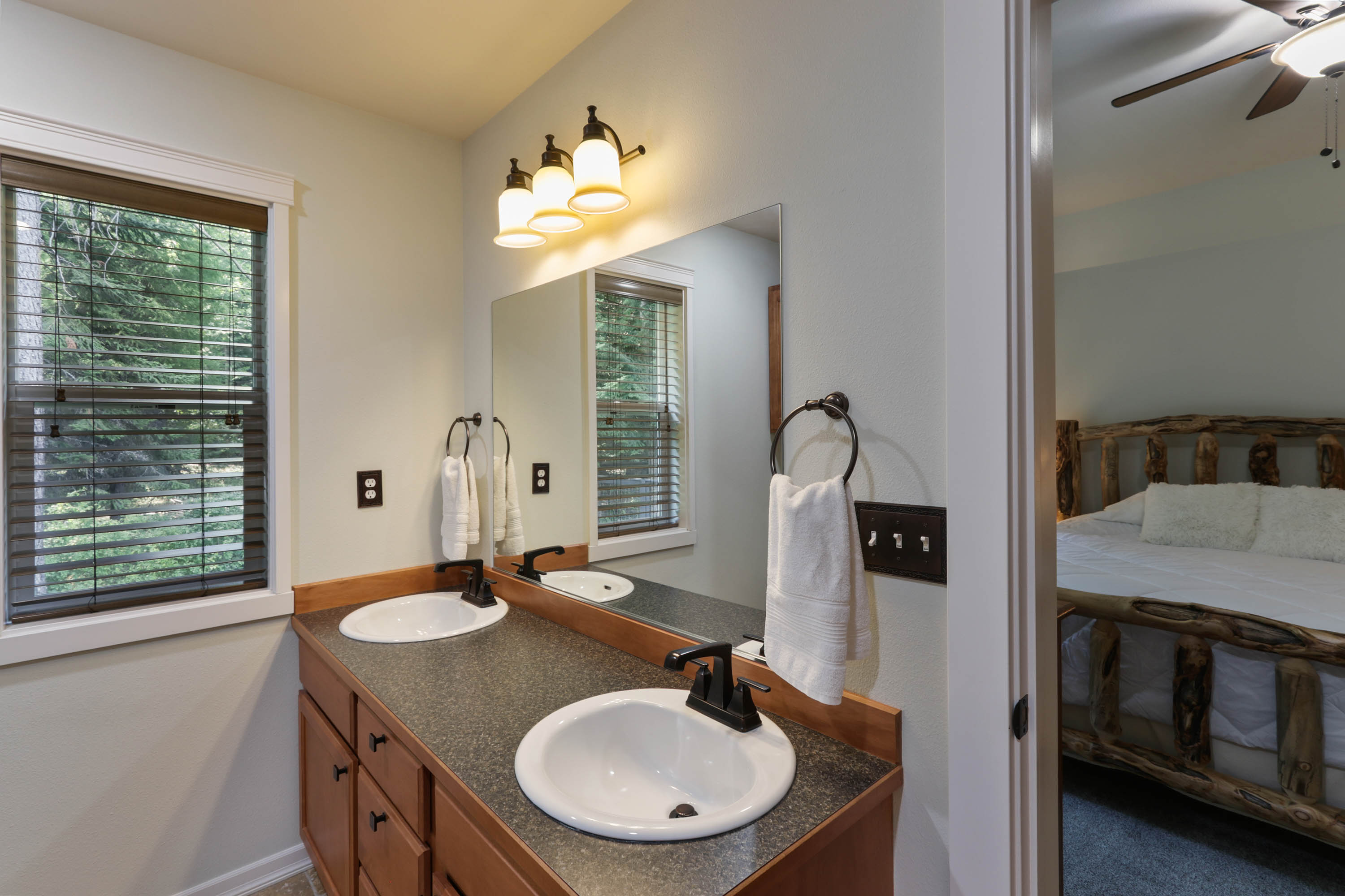 Sandpoint, Idaho, 83864, United States, 3 Bedrooms Bedrooms, ,2 BathroomsBathrooms,Residential,For Sale,1975029