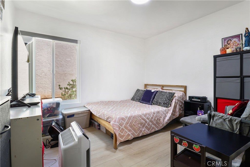 Tarzana, California, 91356, United States, 3 Bedrooms Bedrooms, ,2 BathroomsBathrooms,Residential,For Sale,1892794
