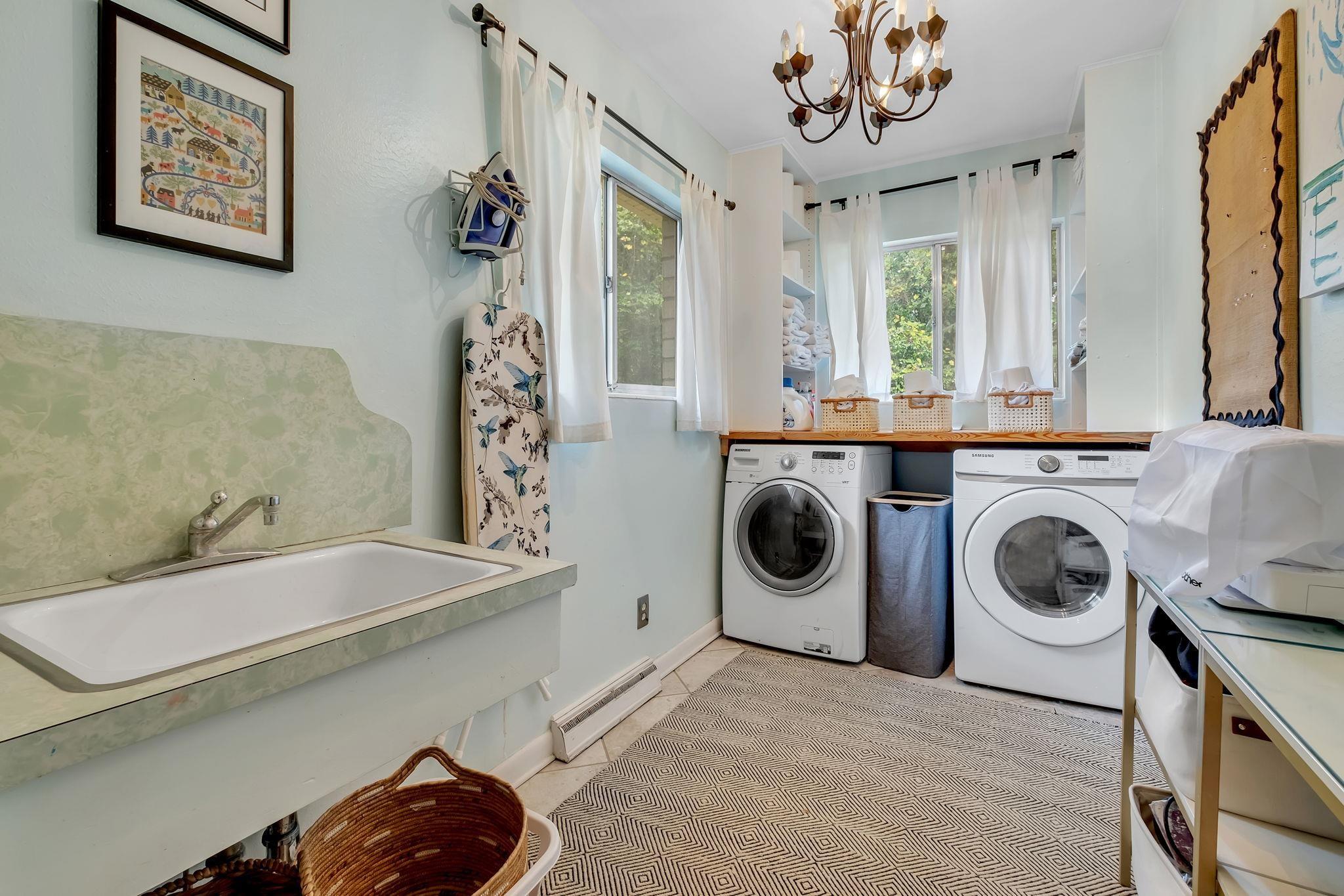 Tallahassee, Florida, 32308, United States, 4 Bedrooms Bedrooms, ,3 BathroomsBathrooms,Residential,For Sale,1965482