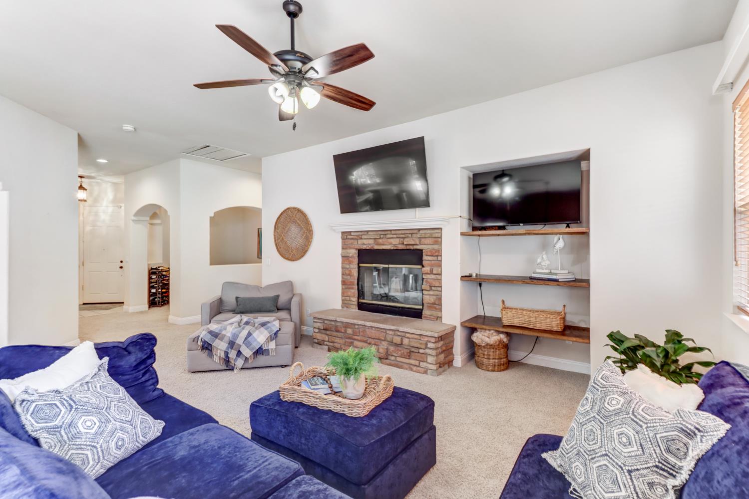 El Dorado Hills, California, 95762, United States, 4 Bedrooms Bedrooms, ,2 BathroomsBathrooms,Residential,For Sale,1939955
