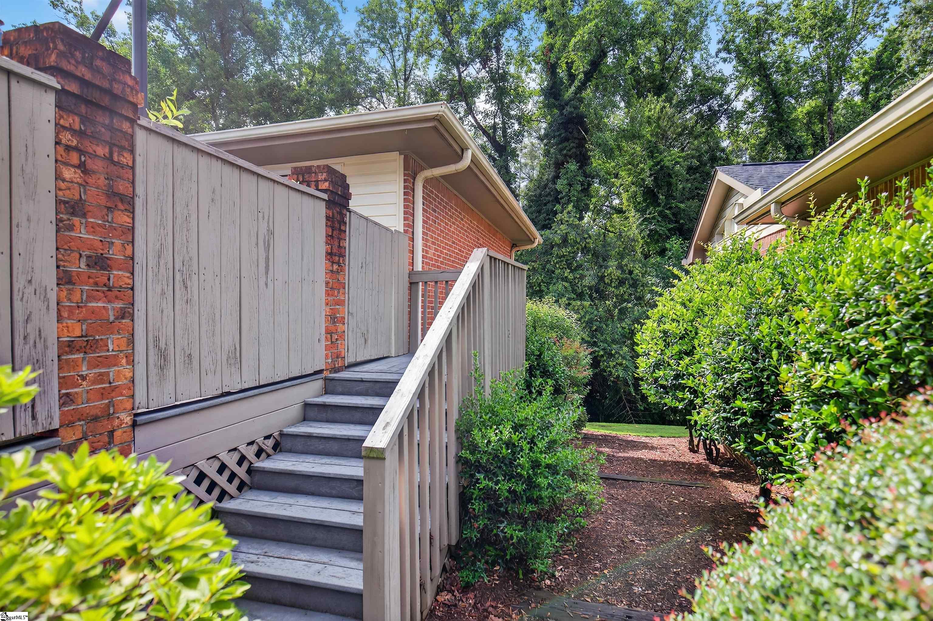 Greenville, South Carolina, 29605, United States, 3 Bedrooms Bedrooms, ,2 BathroomsBathrooms,Residential,For Sale,1918628