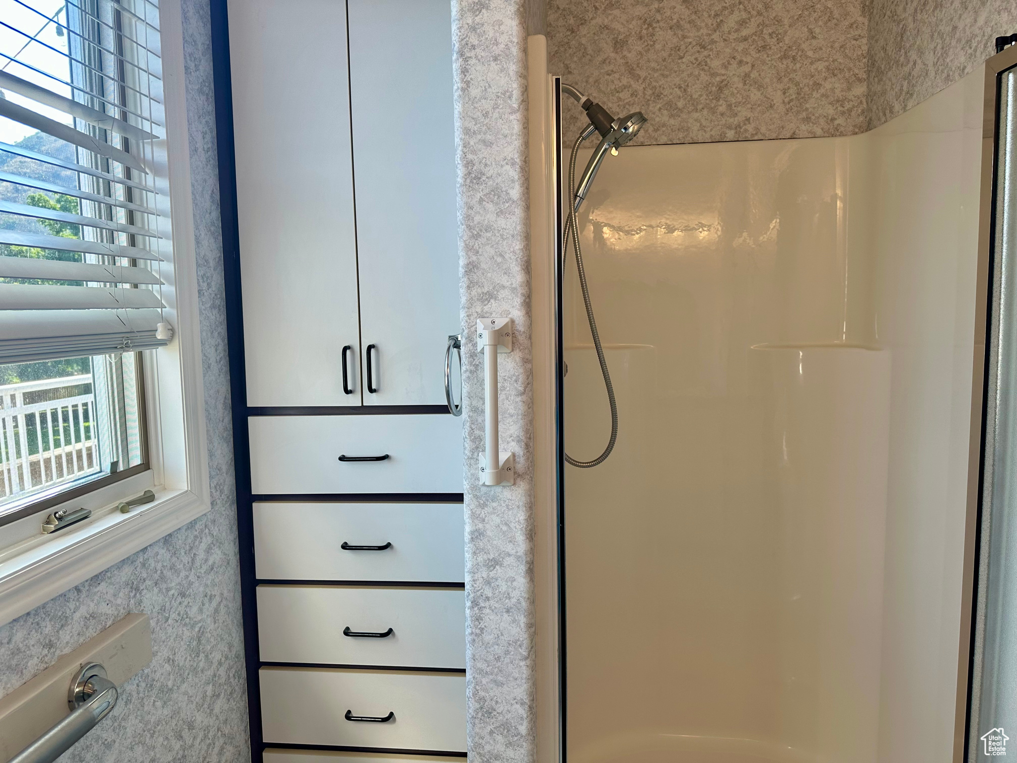 Logan, Utah, 84321, United States, 6 Bedrooms Bedrooms, ,7 BathroomsBathrooms,Residential,For Sale,1975254