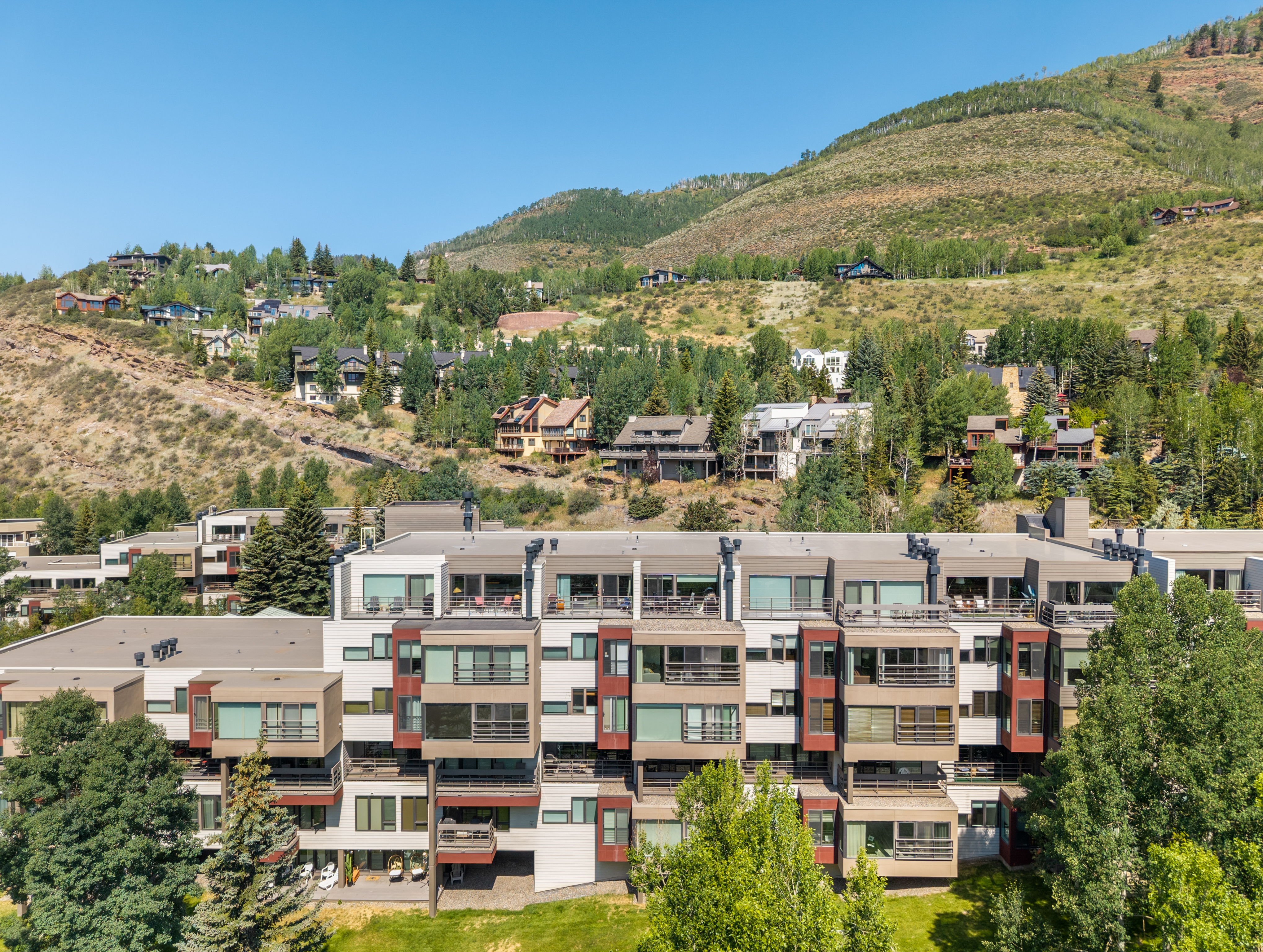  South-Facing Views of Vail Mountain and The Gore Range - 物件實景