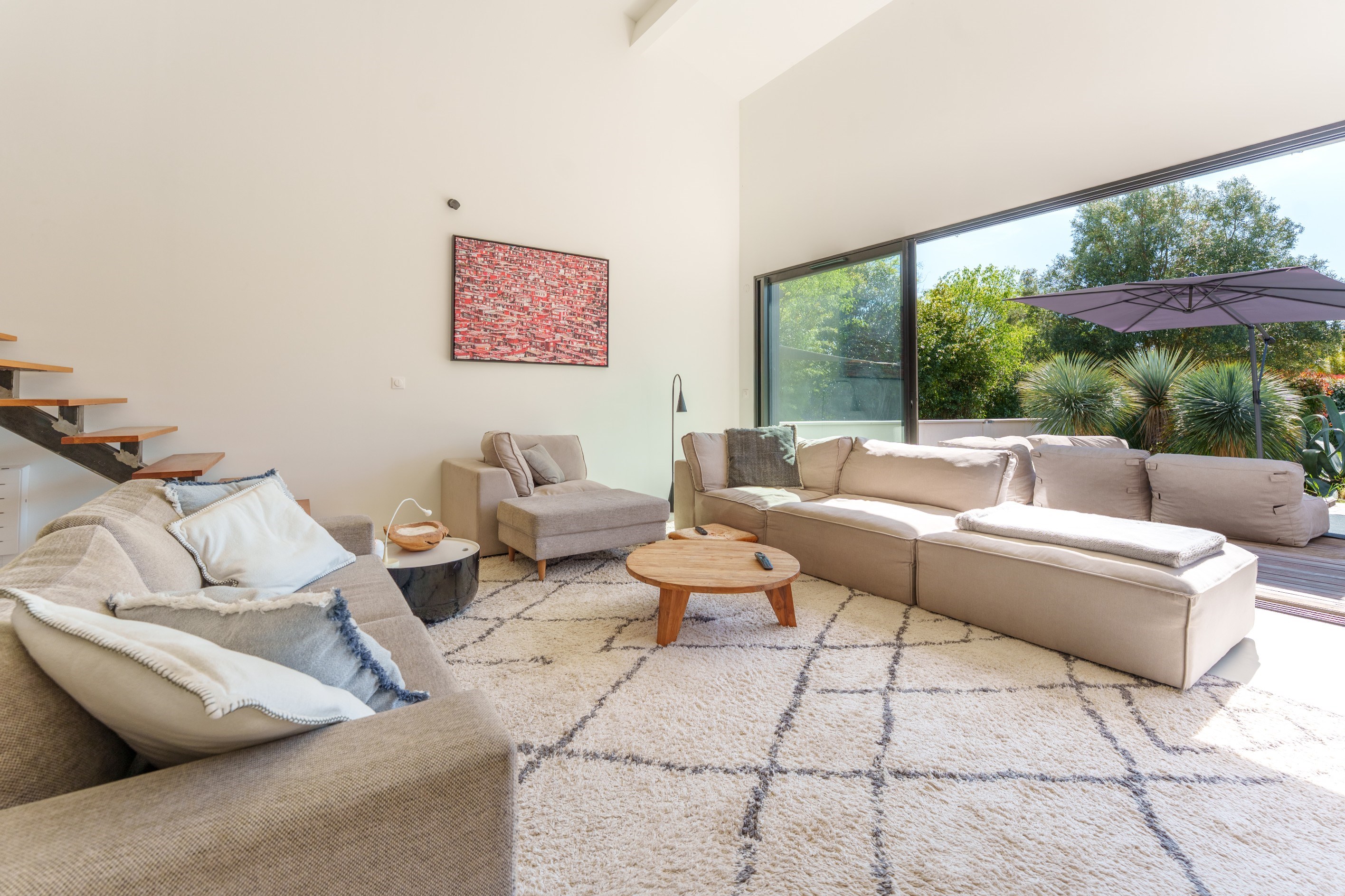  Contemporary villa with landscaped grounds and lagoon-style pool – Lattes - 物件實景