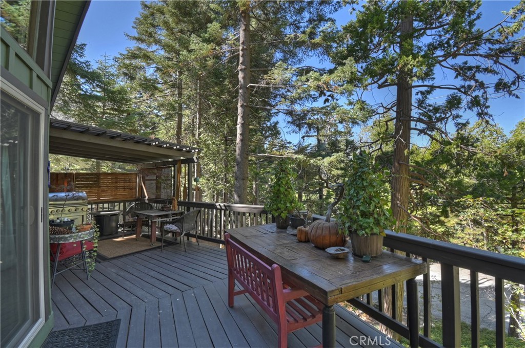 Lake Arrowhead, California, 92352, United States, 3 Bedrooms Bedrooms, ,1 BathroomBathrooms,Residential,For Sale,1988243