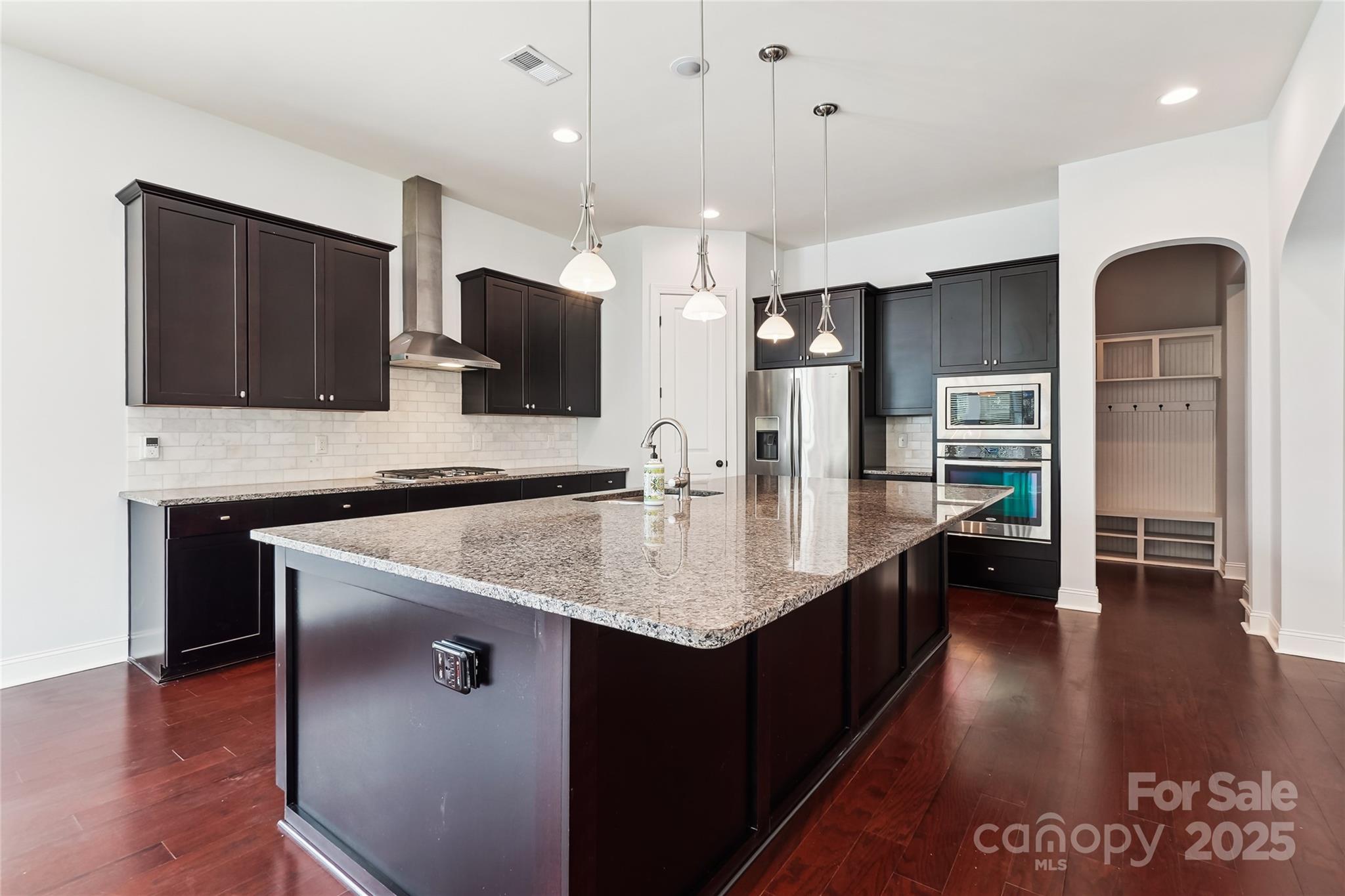 Fort Mill, South Carolina, 29708, United States, 5 Bedrooms Bedrooms, ,5 BathroomsBathrooms,Residential,For Sale,1896141
