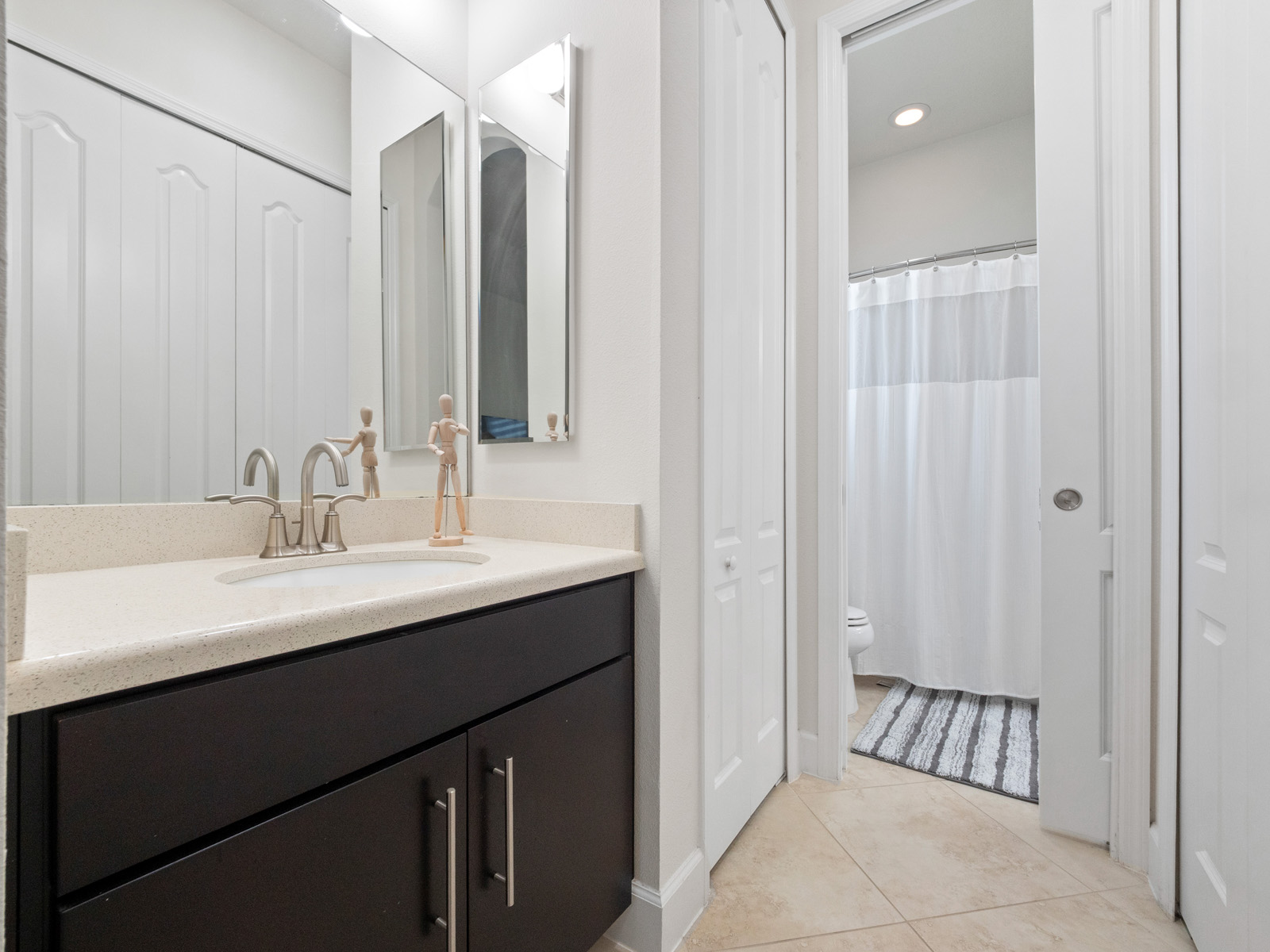 Winter Garden, Florida, 34787, United States, 5 Bedrooms Bedrooms, ,4 BathroomsBathrooms,Residential,For Sale,1980147