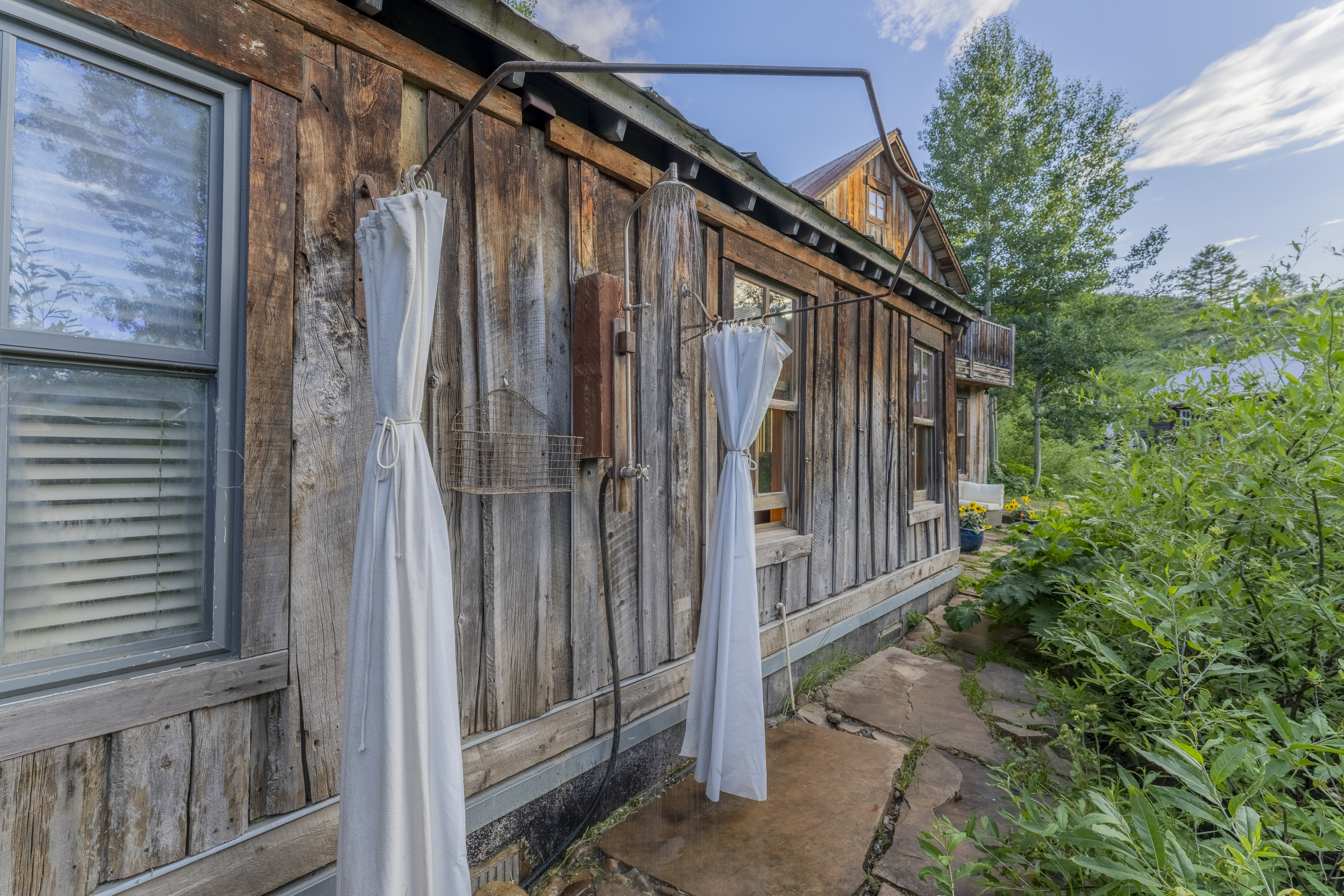  BEAR ALLEY - Unwrap The Fairytale - A Once-In-A-Lifetime Creekside Compound - 物件實景