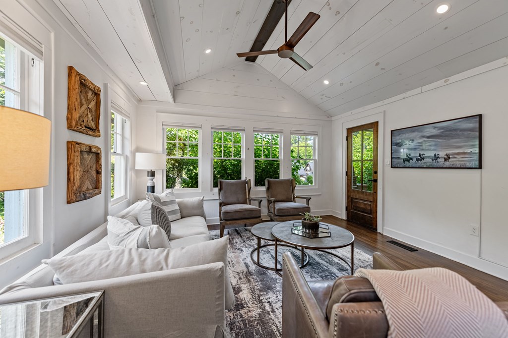 Blue Ridge, Georgia, 30513, United States, 3 Bedrooms Bedrooms, ,2 BathroomsBathrooms,Residential,For Sale,1878100