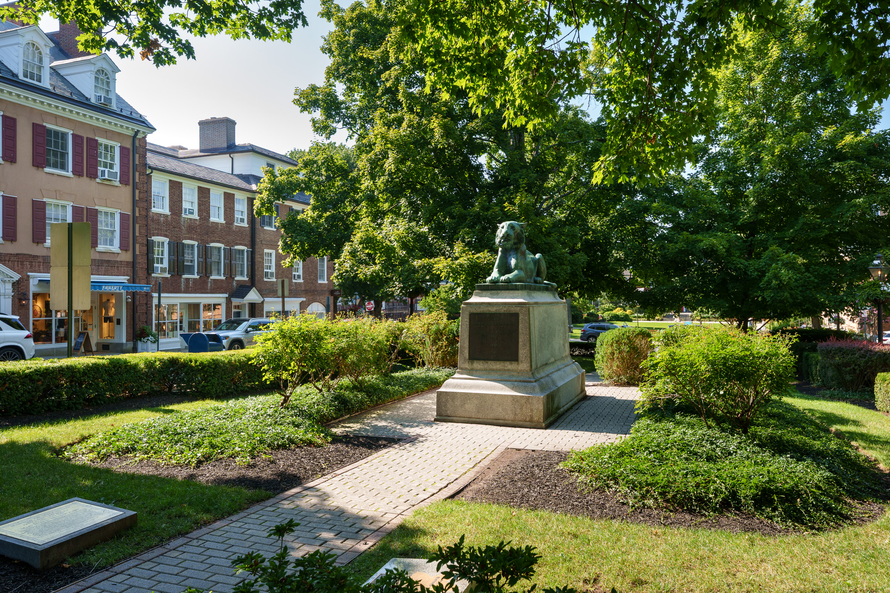  Surprisingly Spacious and Smartly Updated on Palmer Square - 物件實景