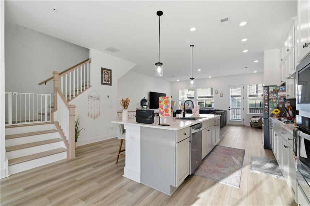 Alpharetta, Georgia, 30076, United States, 4 Bedrooms Bedrooms, ,4 BathroomsBathrooms,Residential,For Sale,2024627