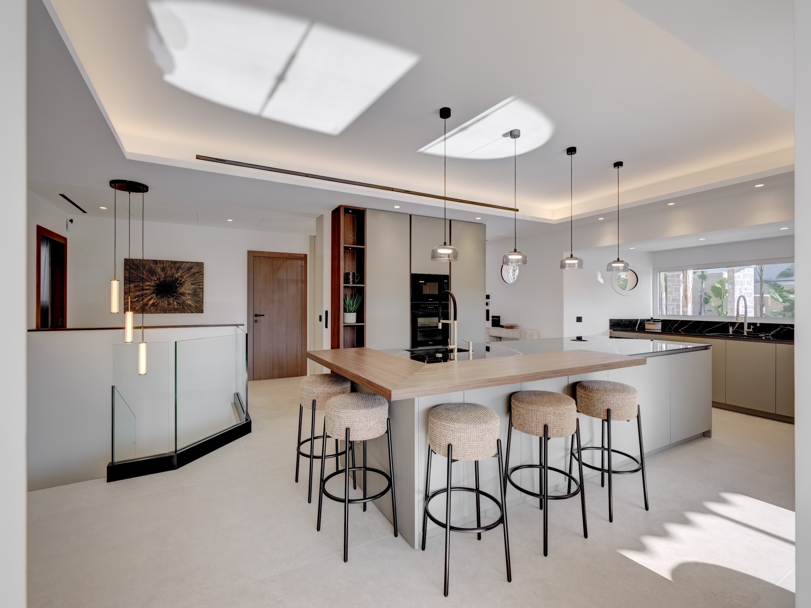  Cannes Croisette waterfront property with private garden and pool, rare duplex … - 物件實景