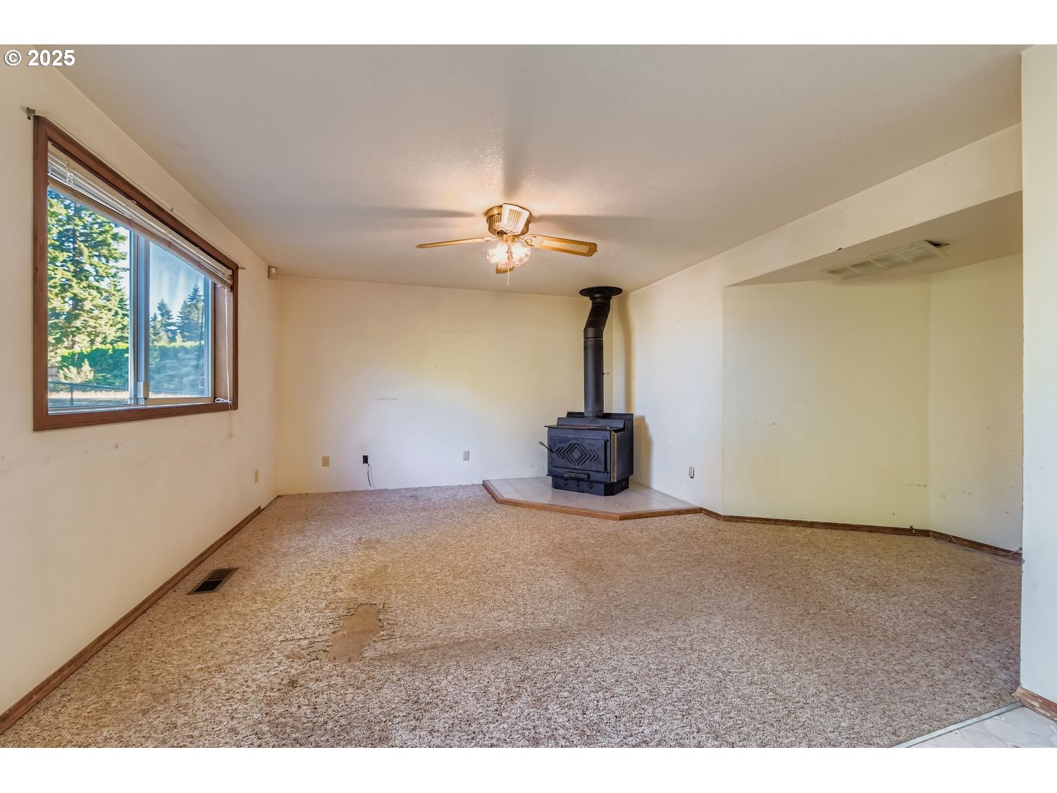 Oregoncity, Oregon, 97045, United States, 4 Bedrooms Bedrooms, ,3 BathroomsBathrooms,Residential,For Sale,1924403