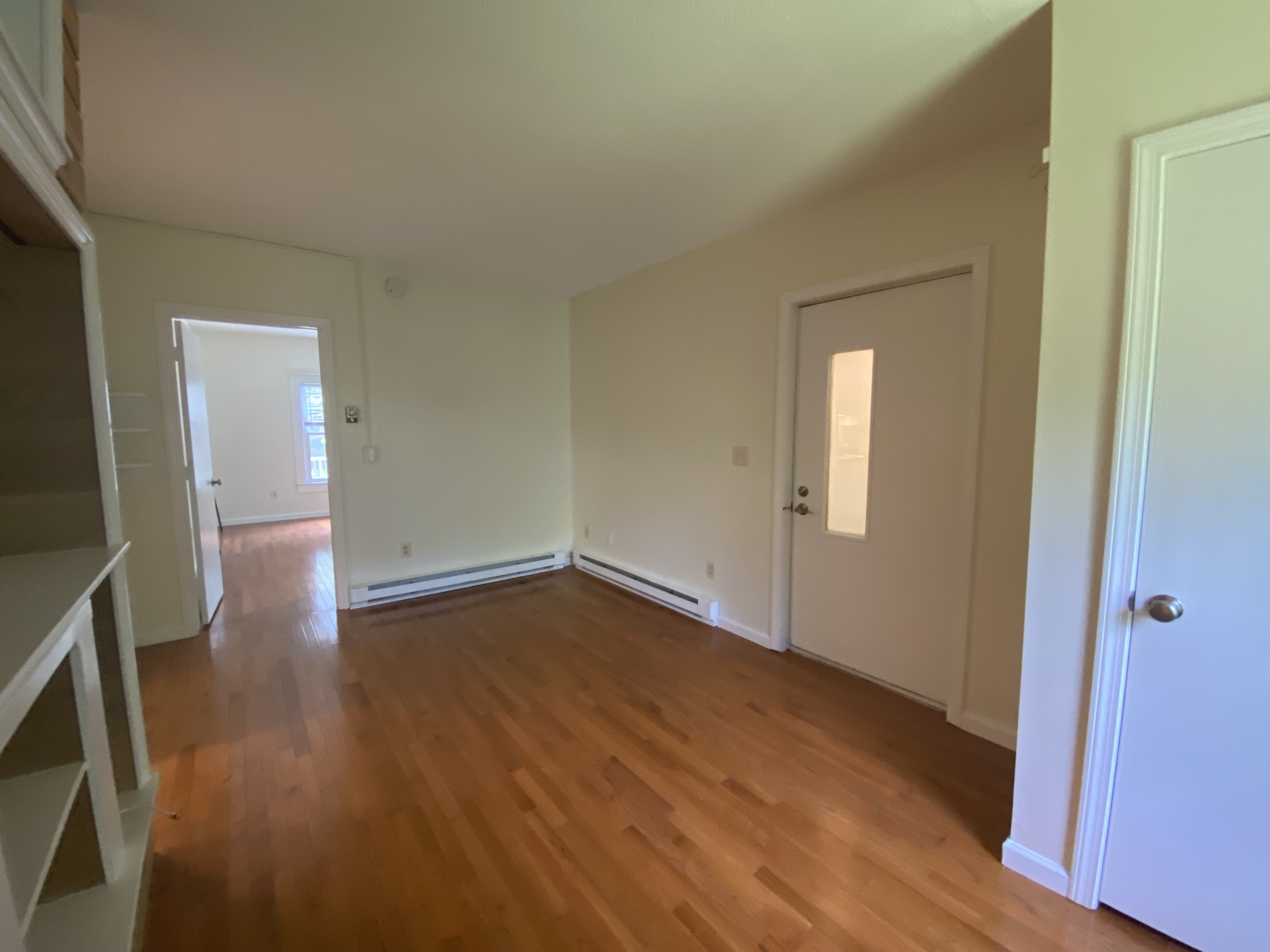  convert  this multi family to a single family in historic guilford - 物件實景