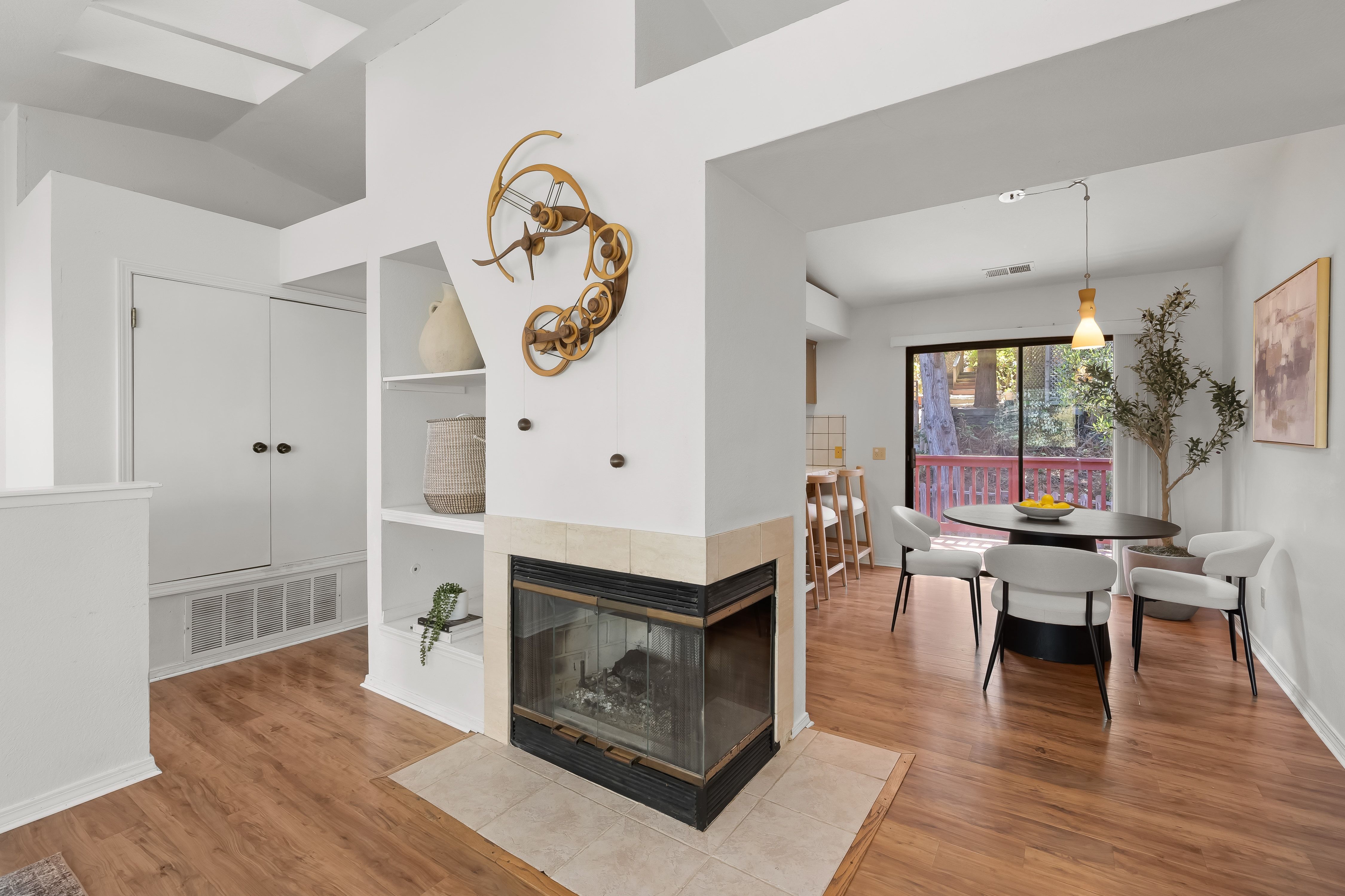 Inviting Lodge Hill Residence Embracing Light, Views, and Nature - 物件實景