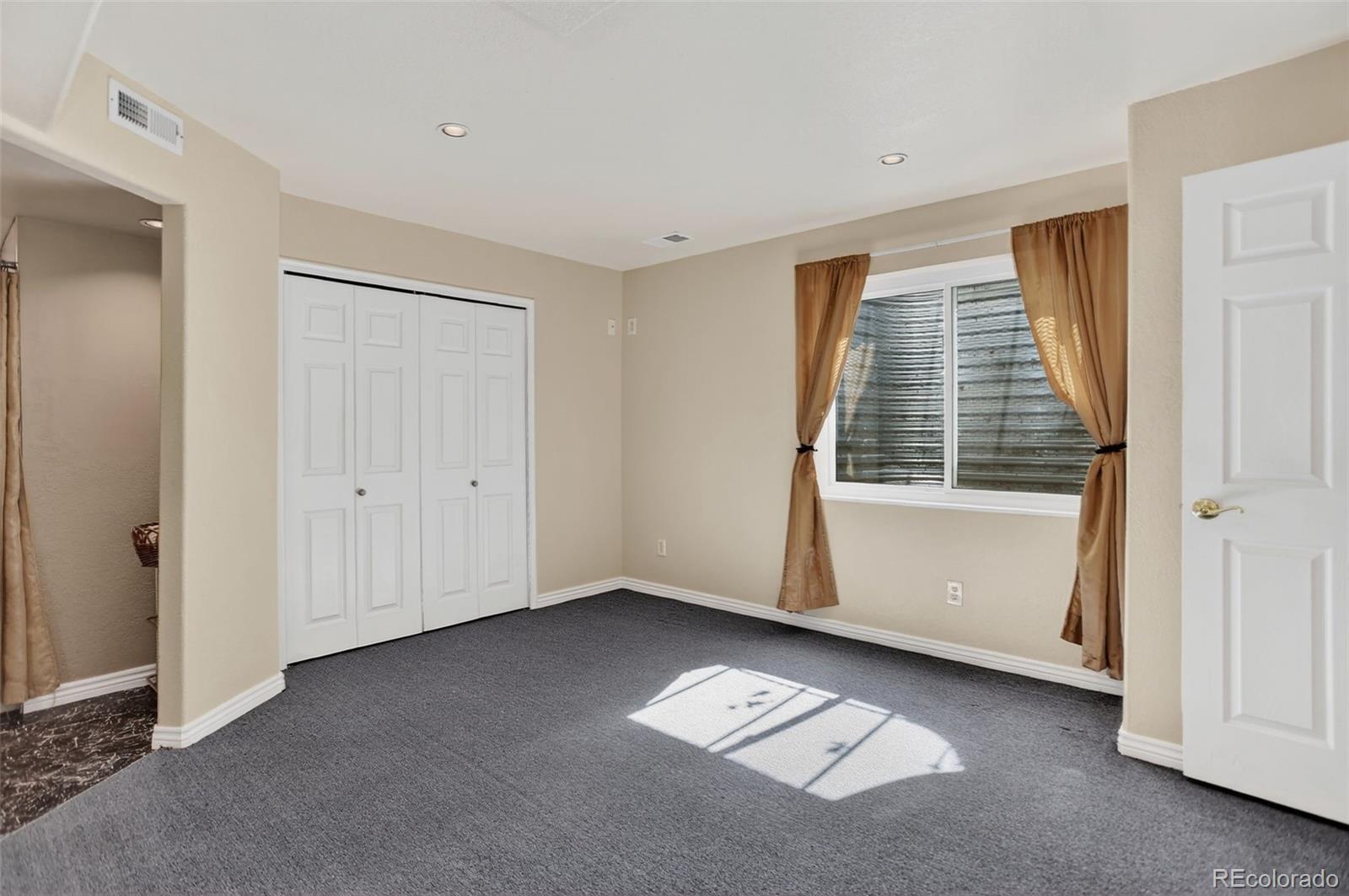 Lakewood, Colorado, 80232, United States, 3 Bedrooms Bedrooms, ,4 BathroomsBathrooms,Residential,For Sale,1941037