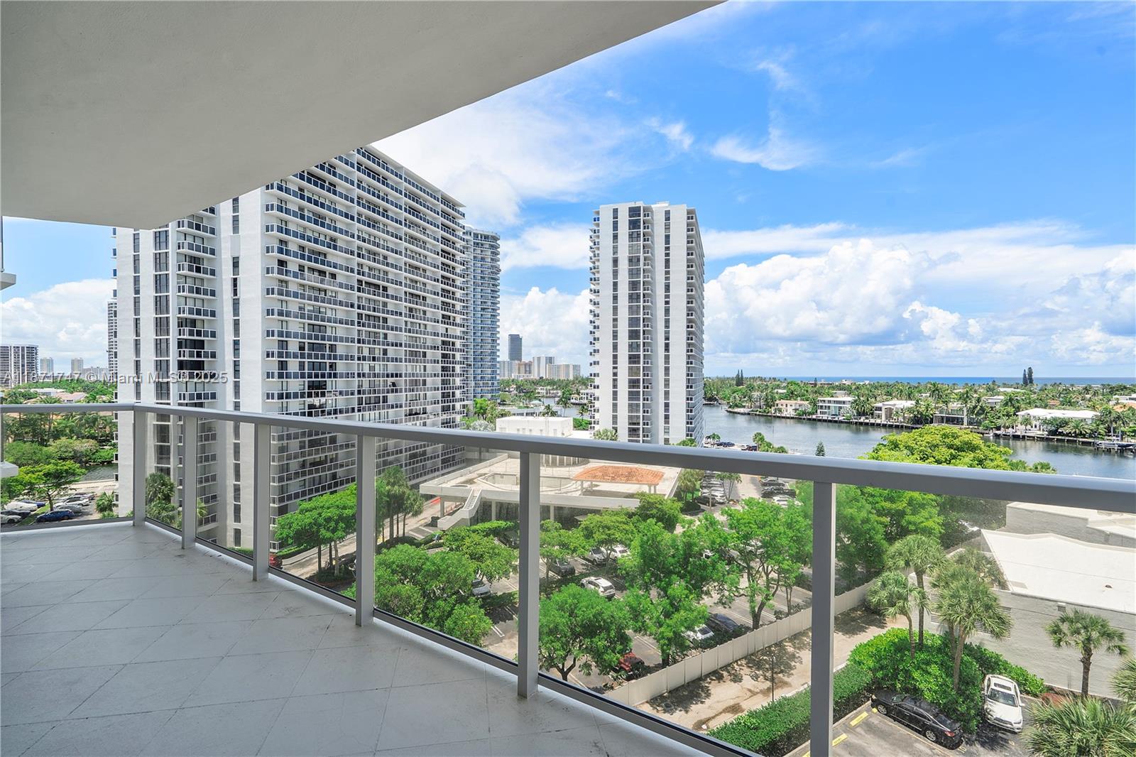 Aventura, Florida, 33180, United States, 2 Bedrooms Bedrooms, ,2 BathroomsBathrooms,Residential,For Sale,1939404