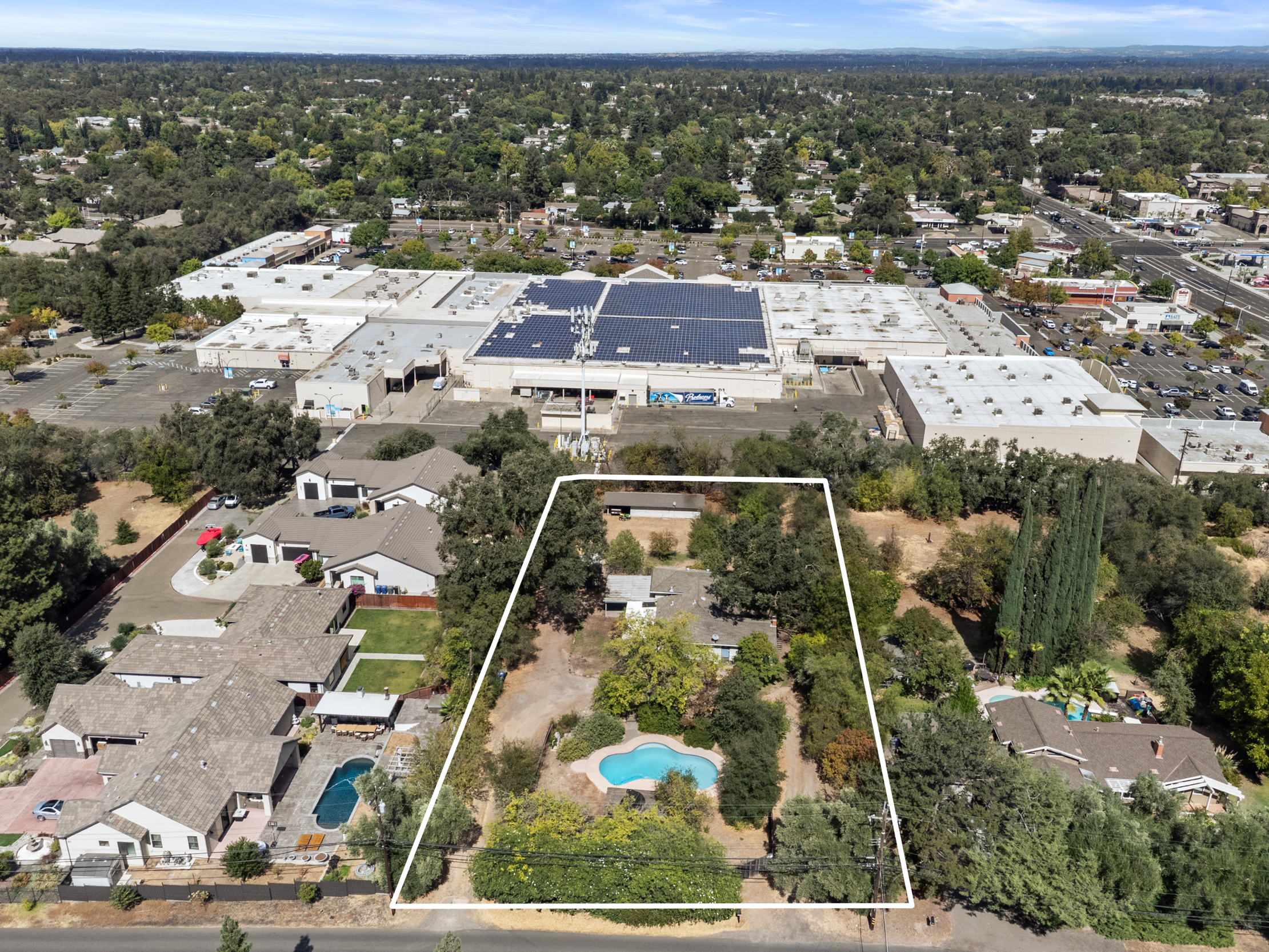  8865 Phoenix Avenue, Fair Oaks, CA 95628 - 物件實景