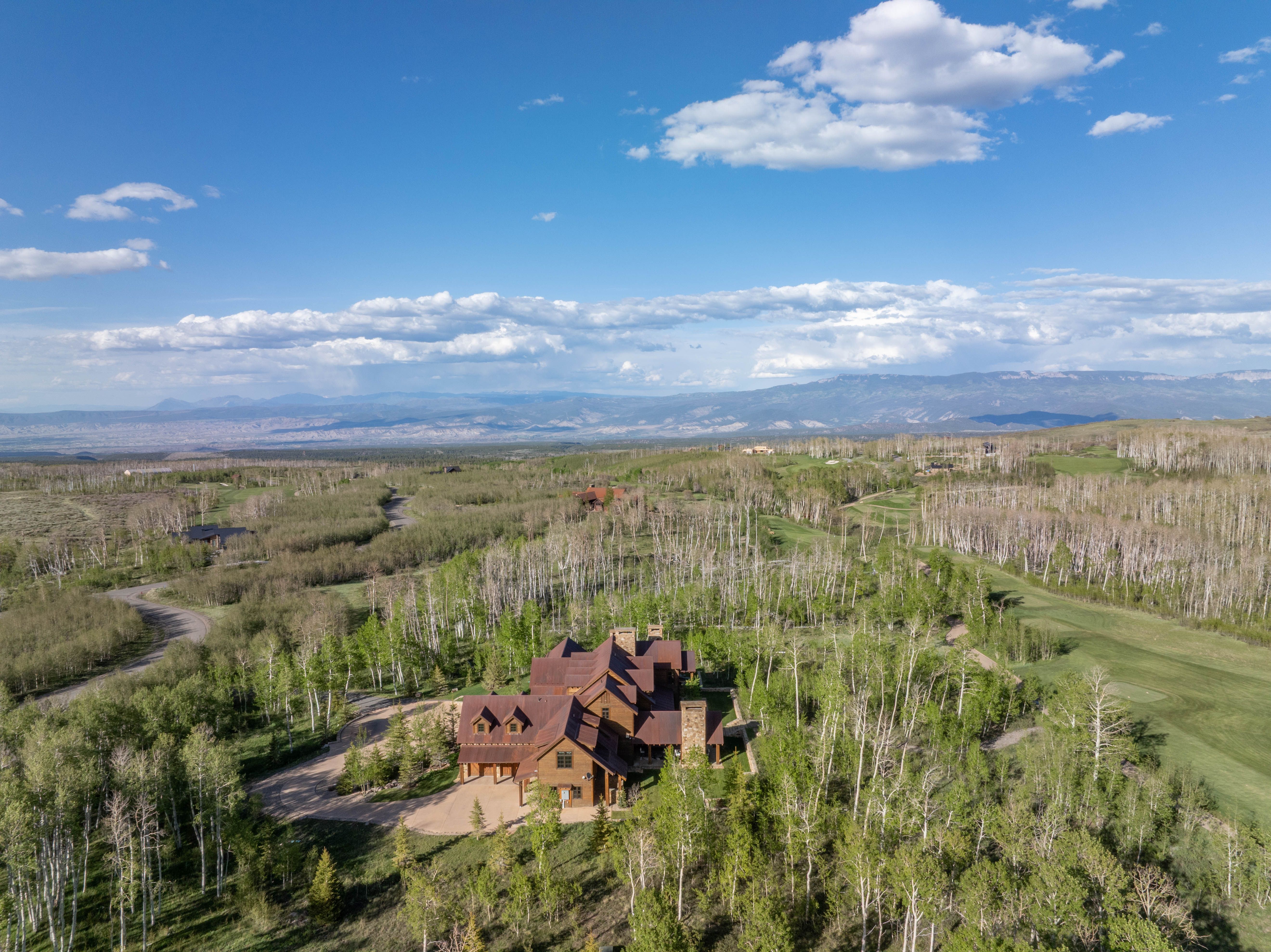  Refined Mountain Elegance In A Premier Setting - 物件實景